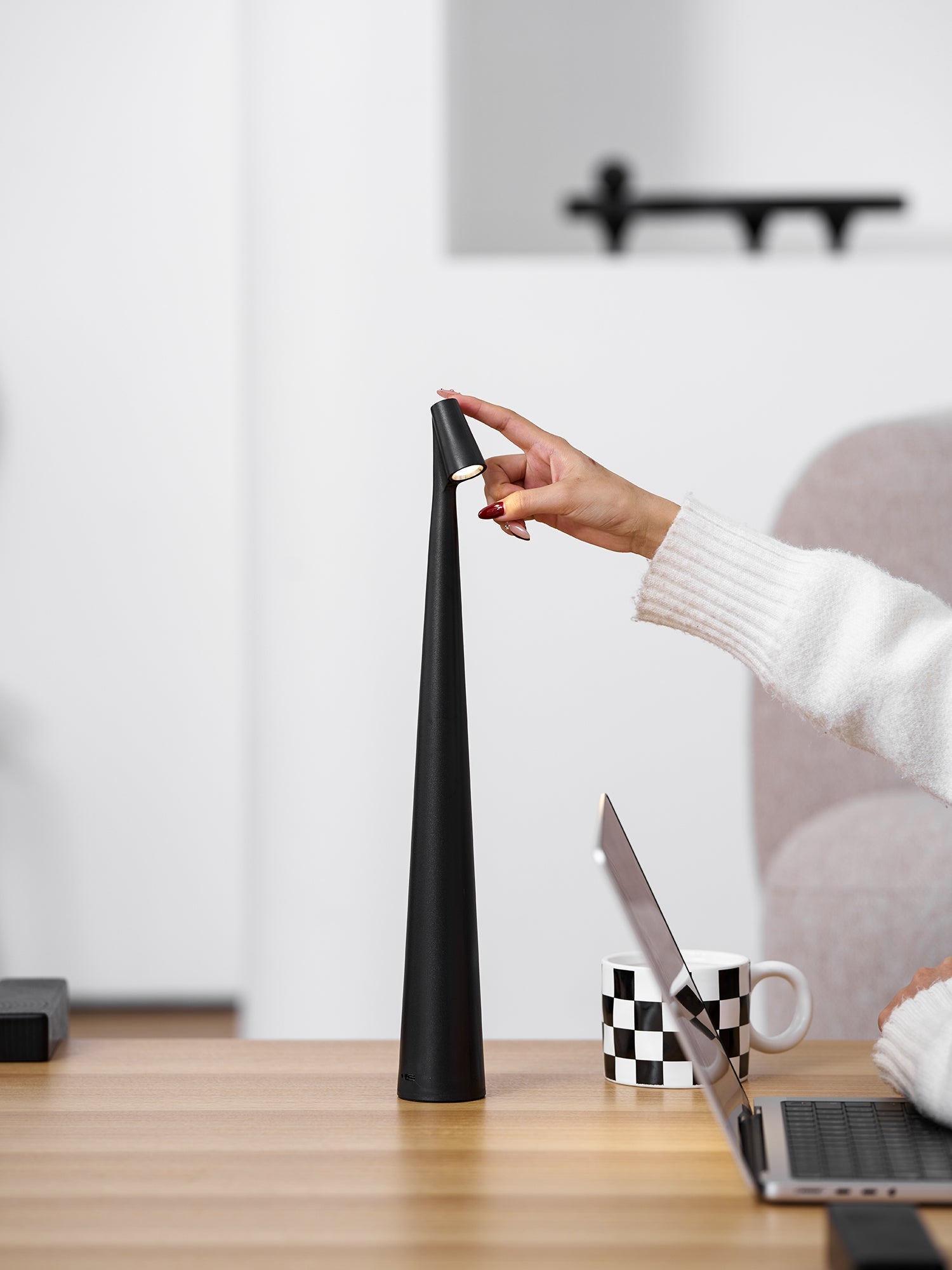 Junoio Table Lamp