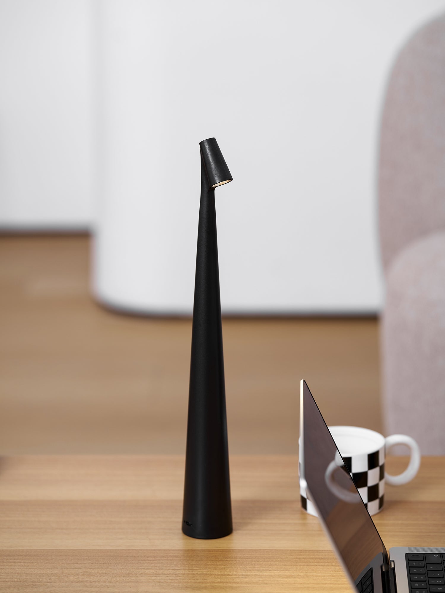 Junoio Table Lamp