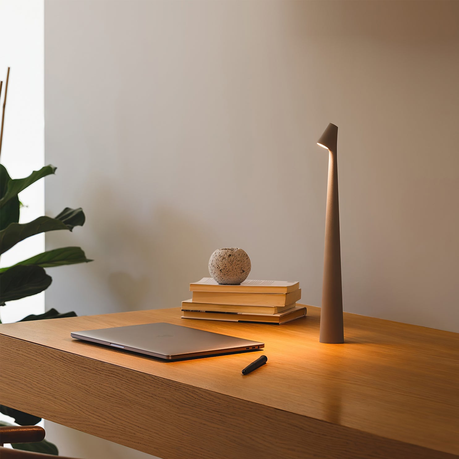 Junoio Table Lamp