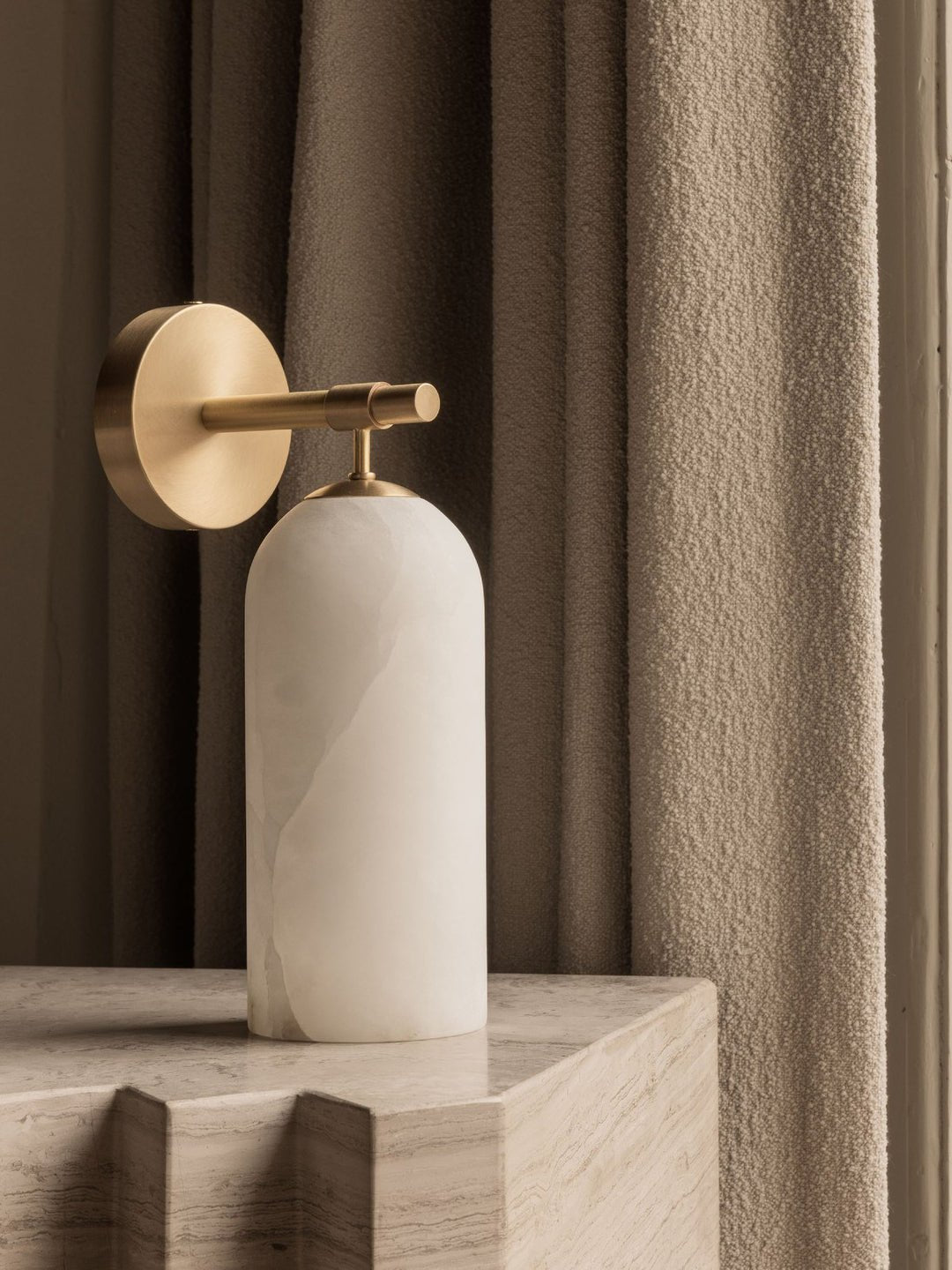 Velaton Wall Light