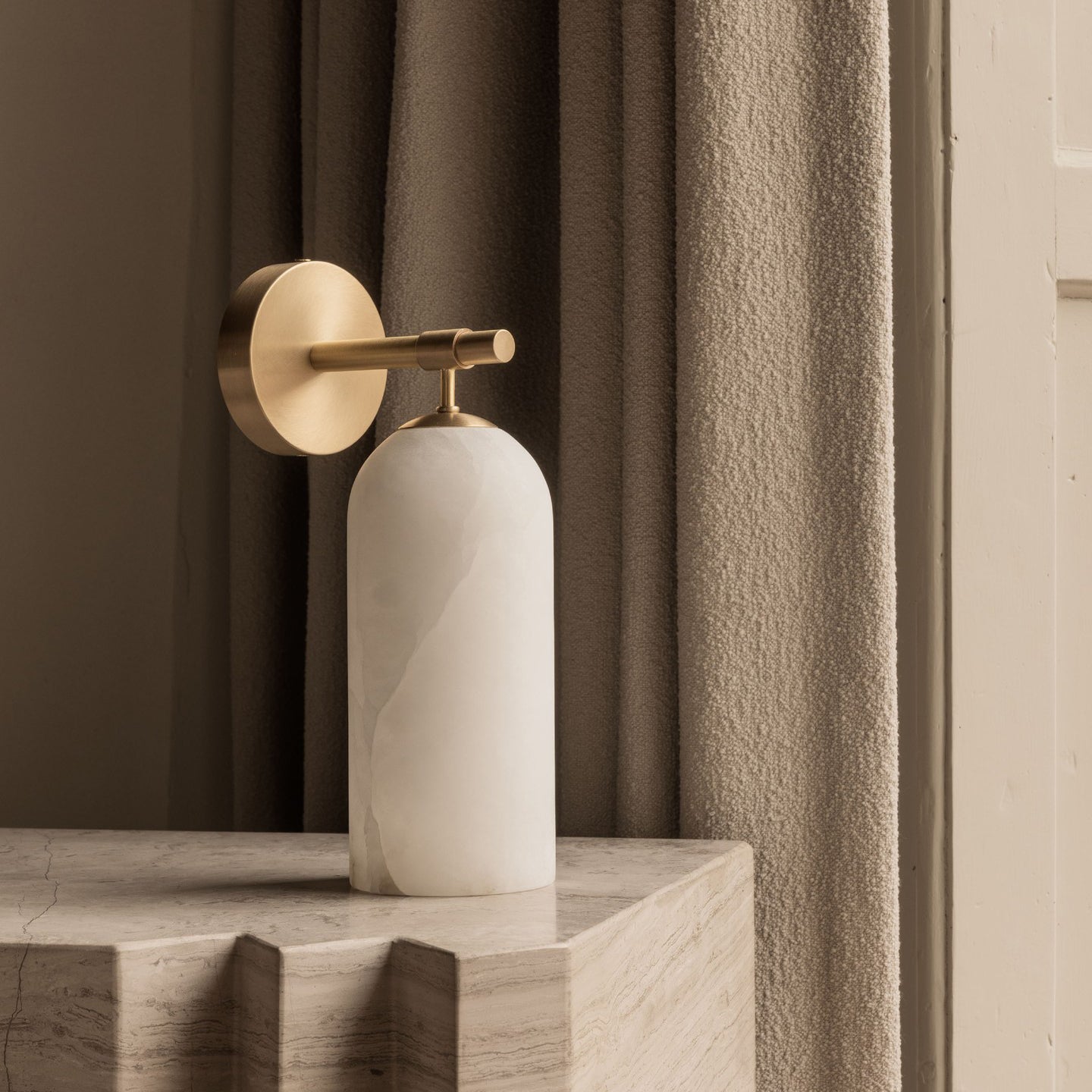 Velaton Wall Light