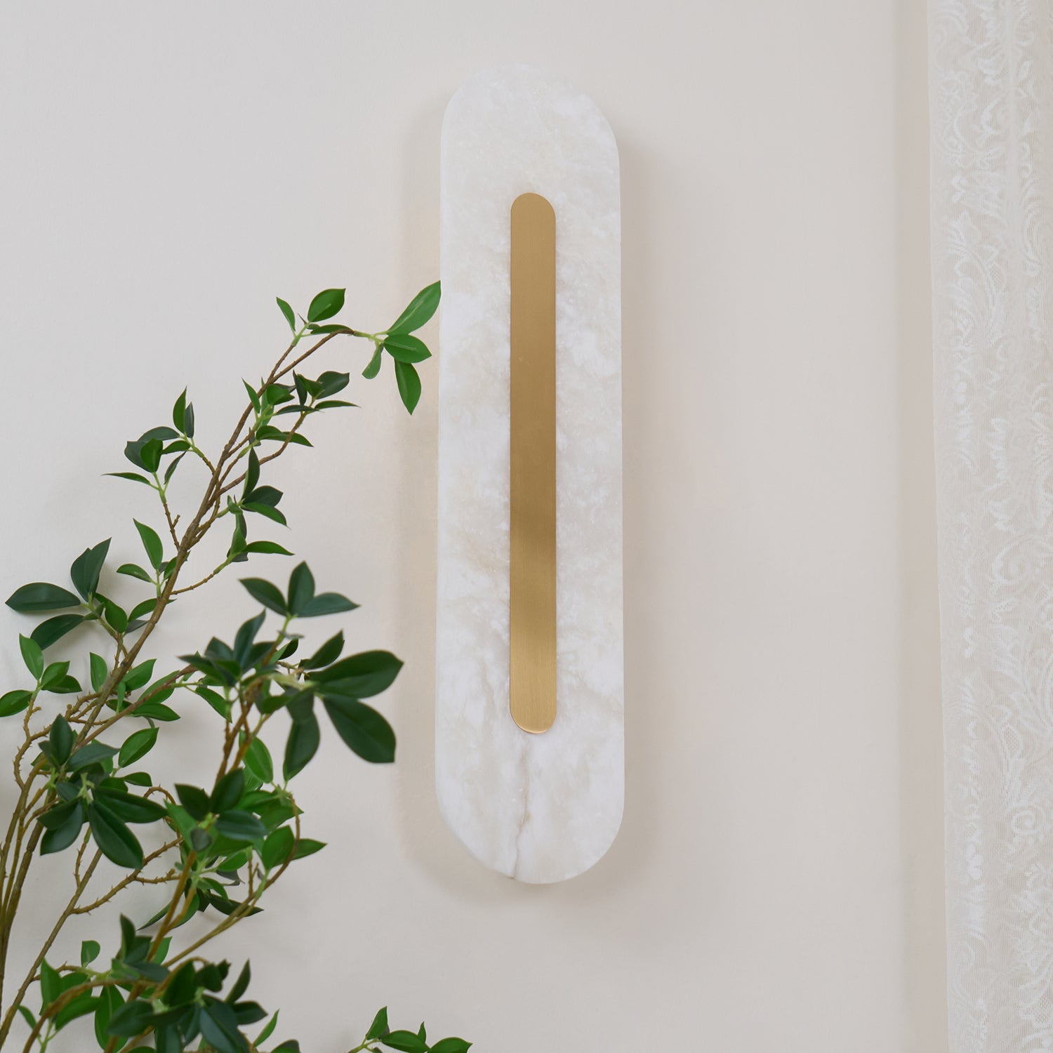 Avias Alabaster Wall Light