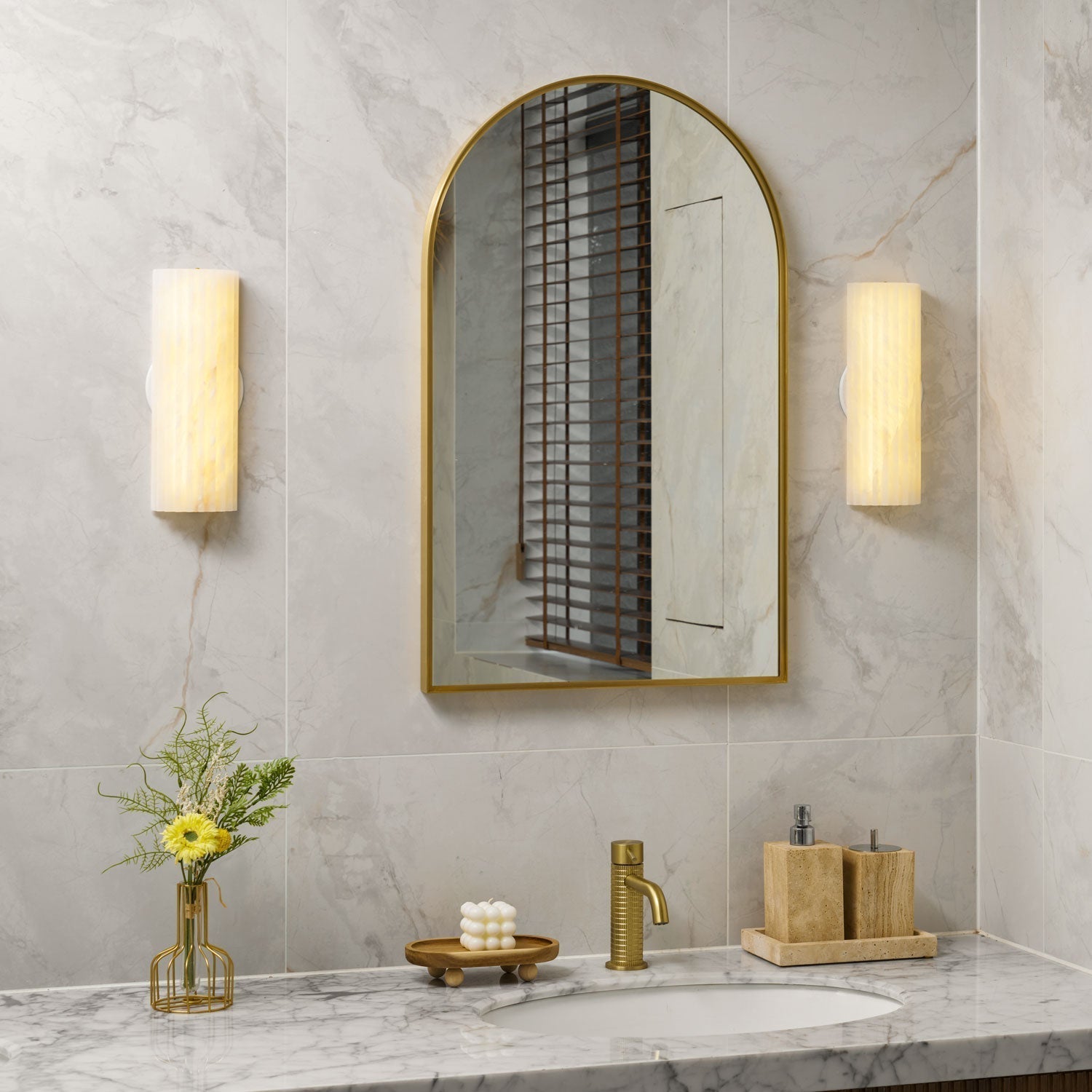 Solas Alabaster Wall Light