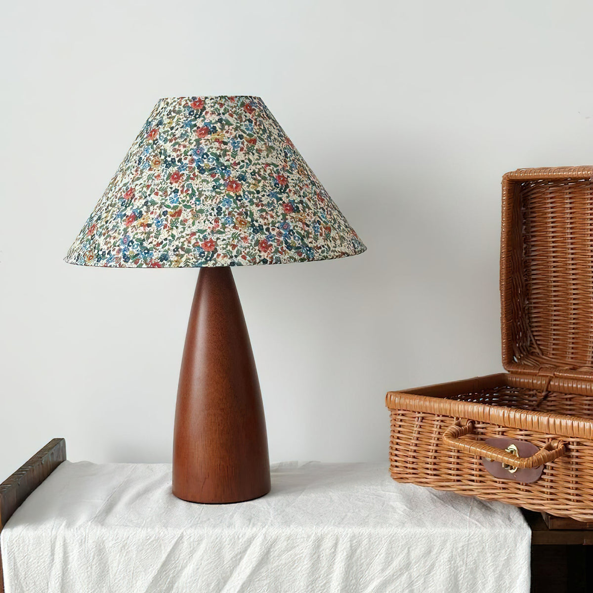 Amelia Blossom Table Lamp – detail 13
