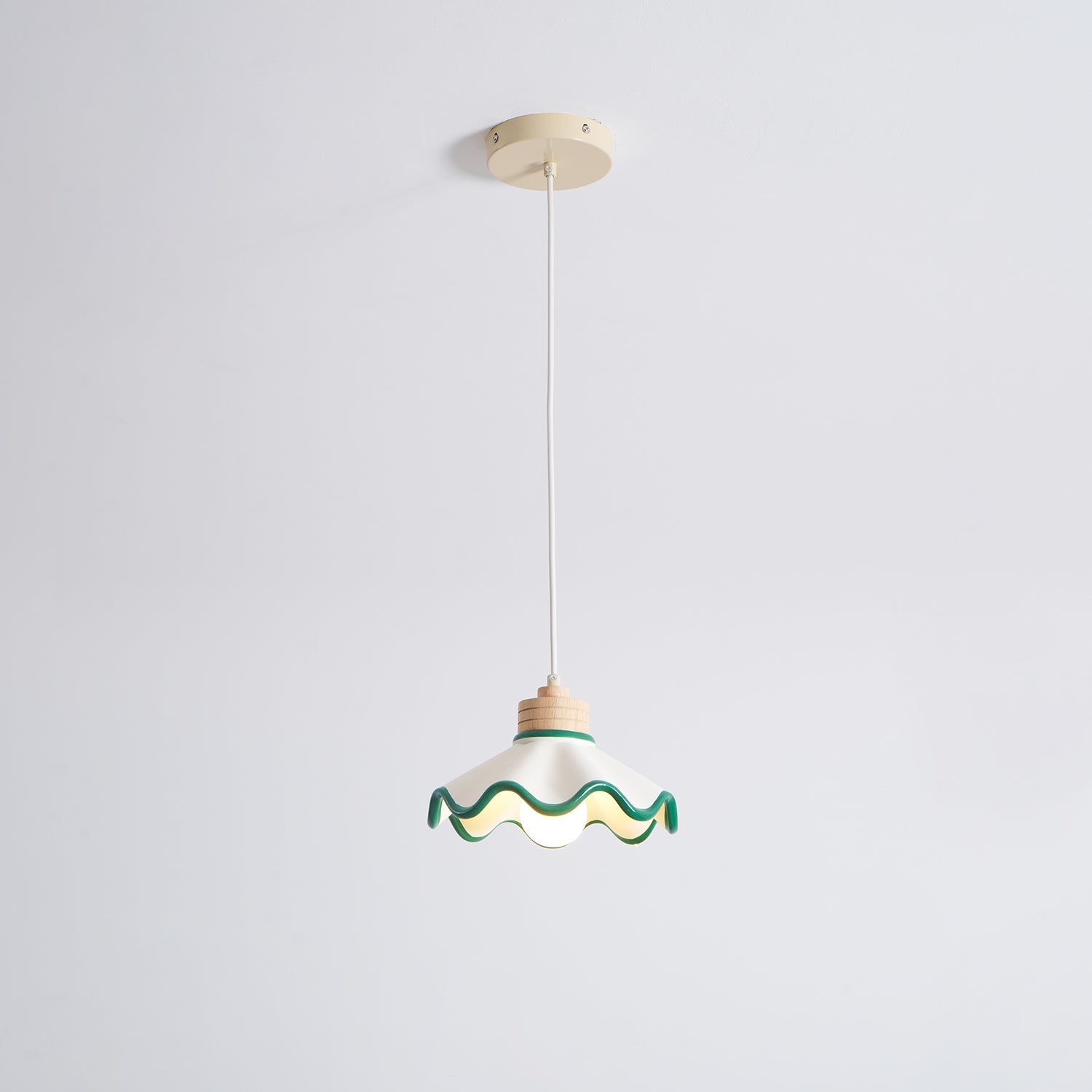 Halenoal Scalloped Pendant Light