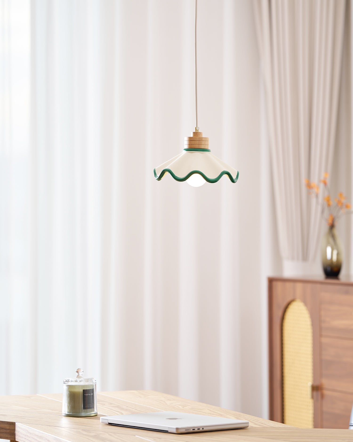 Halenoal Scalloped Pendant Light