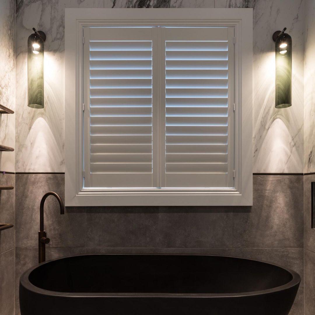 Larkar Tube Wall Light