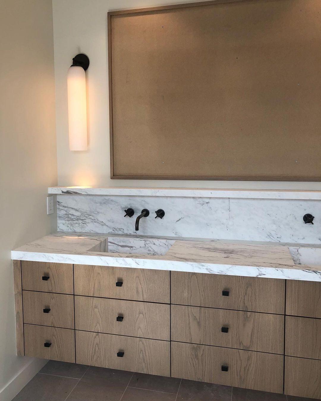 Larkar Tube Wall Light