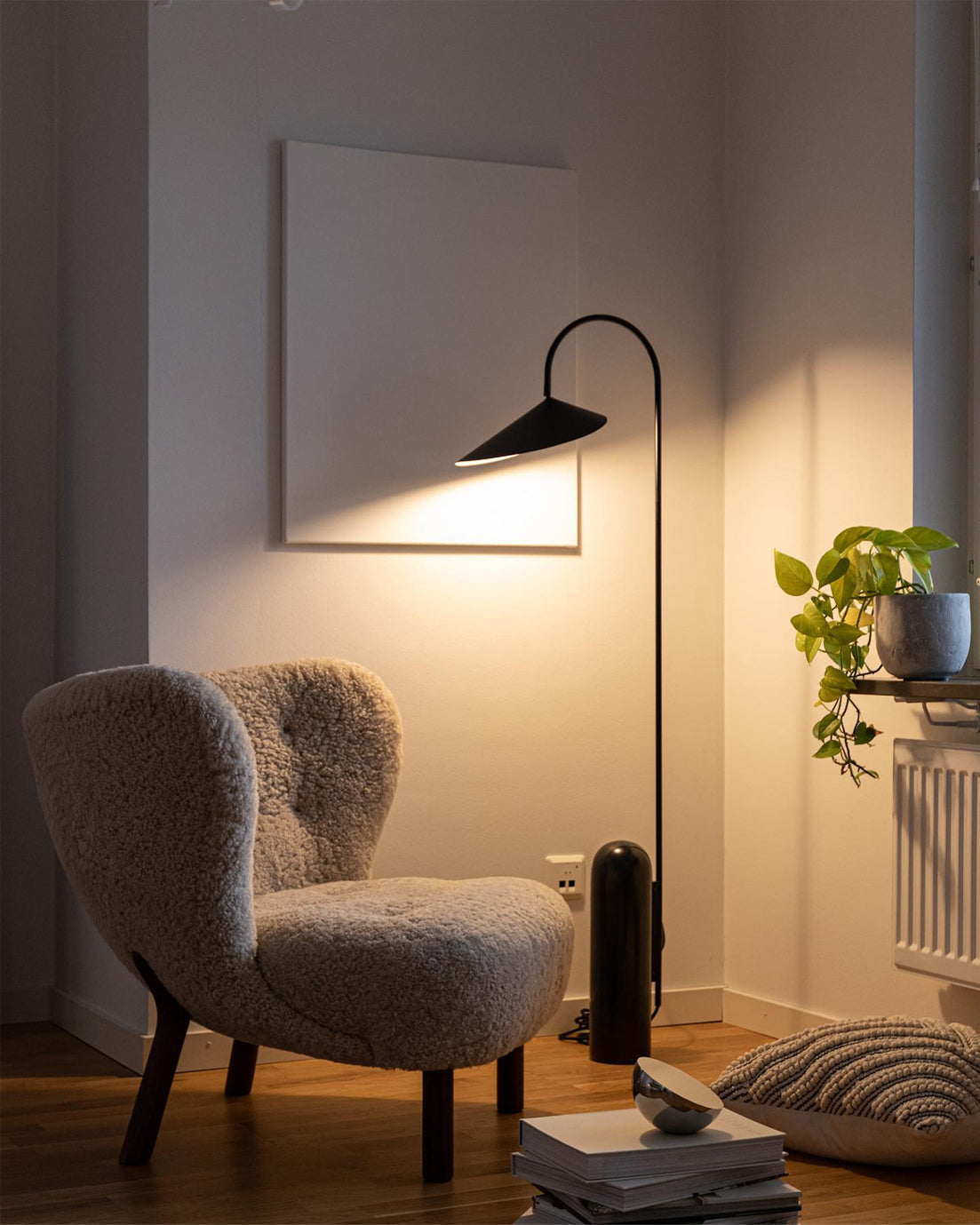 Sageeka Minimalist Floor Lamp