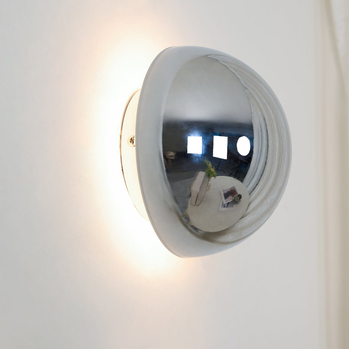 Avlen Globe Wall Light