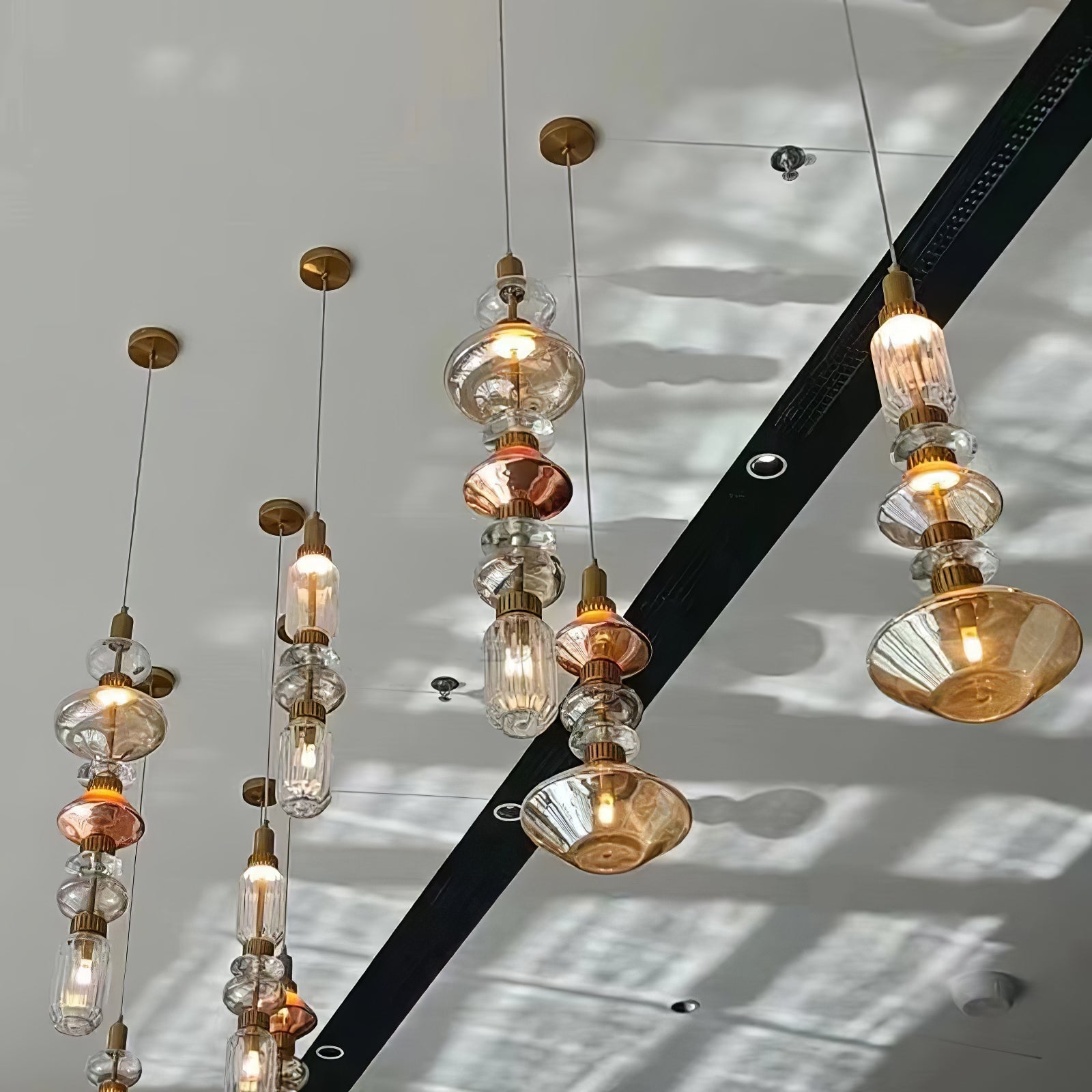 Liomium Pendant Light