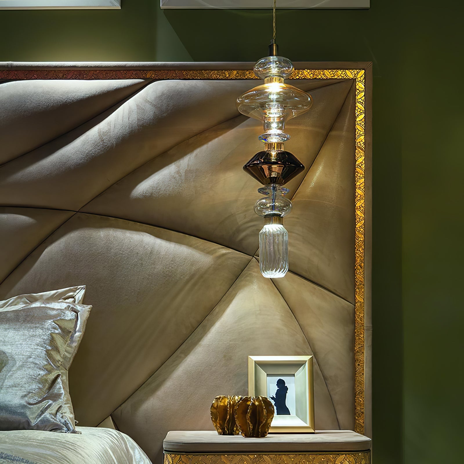 Liomium Pendant Light