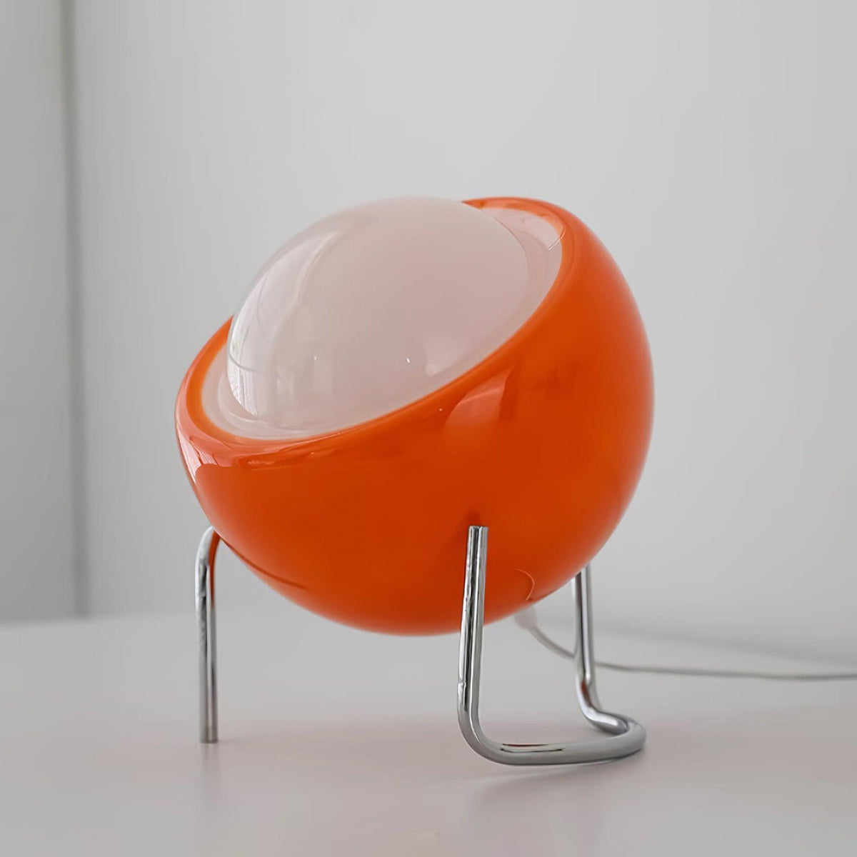 Soleyum Table Lamp