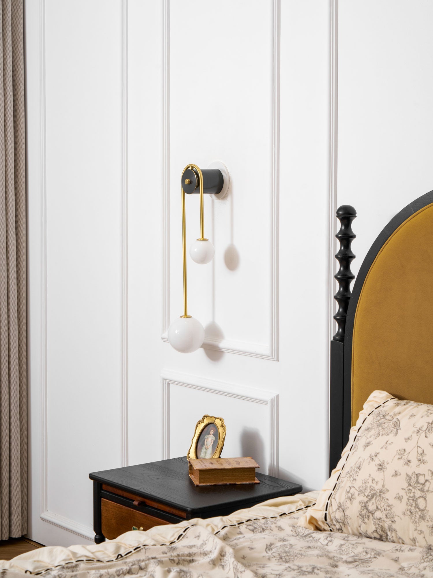 Kofaro Arc Wall Light