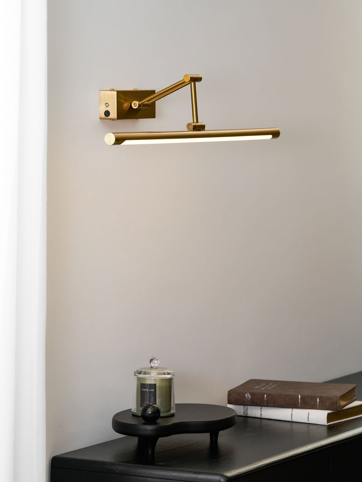 Avcor Linear Wall Light
