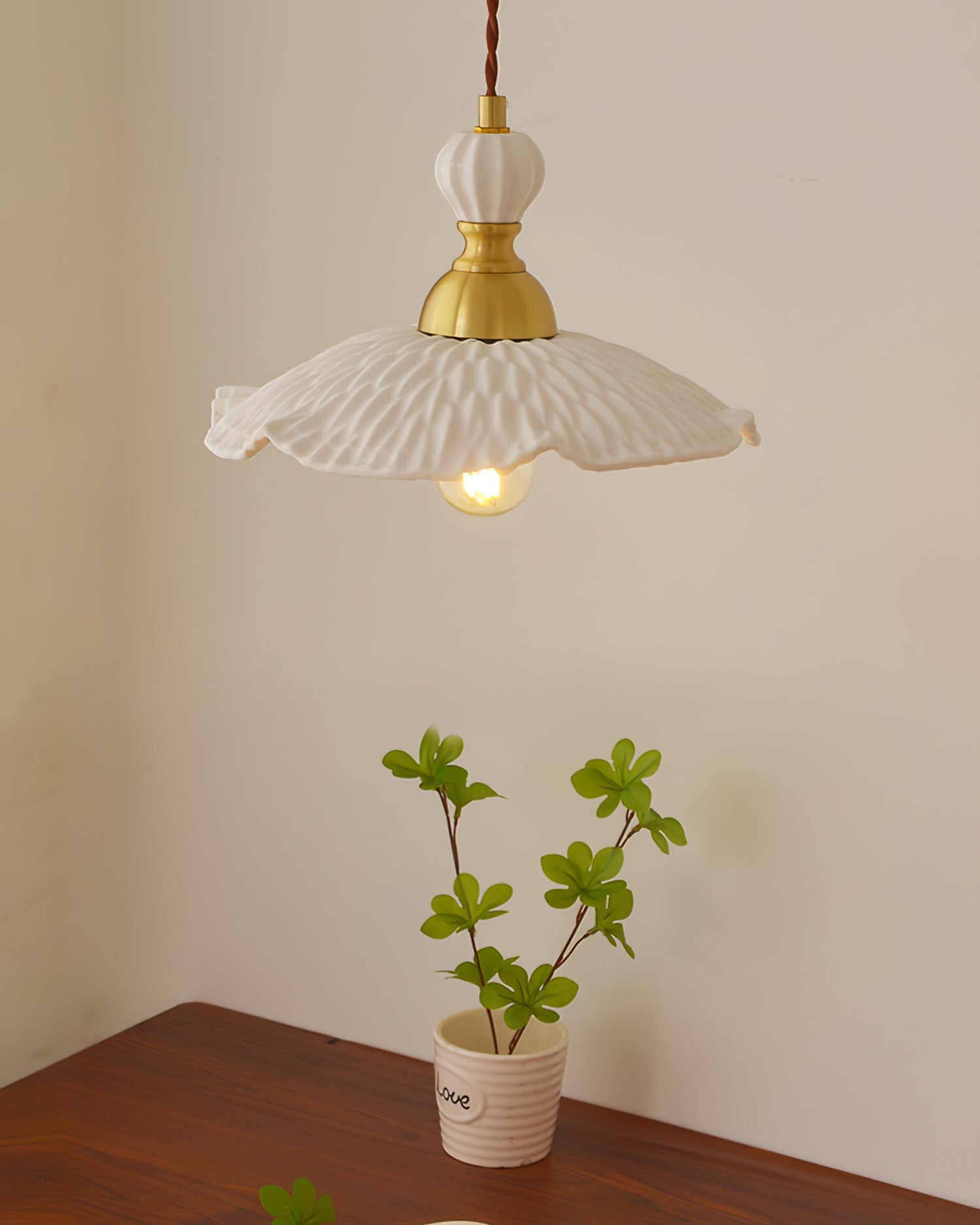 Calsonas Pendant Light