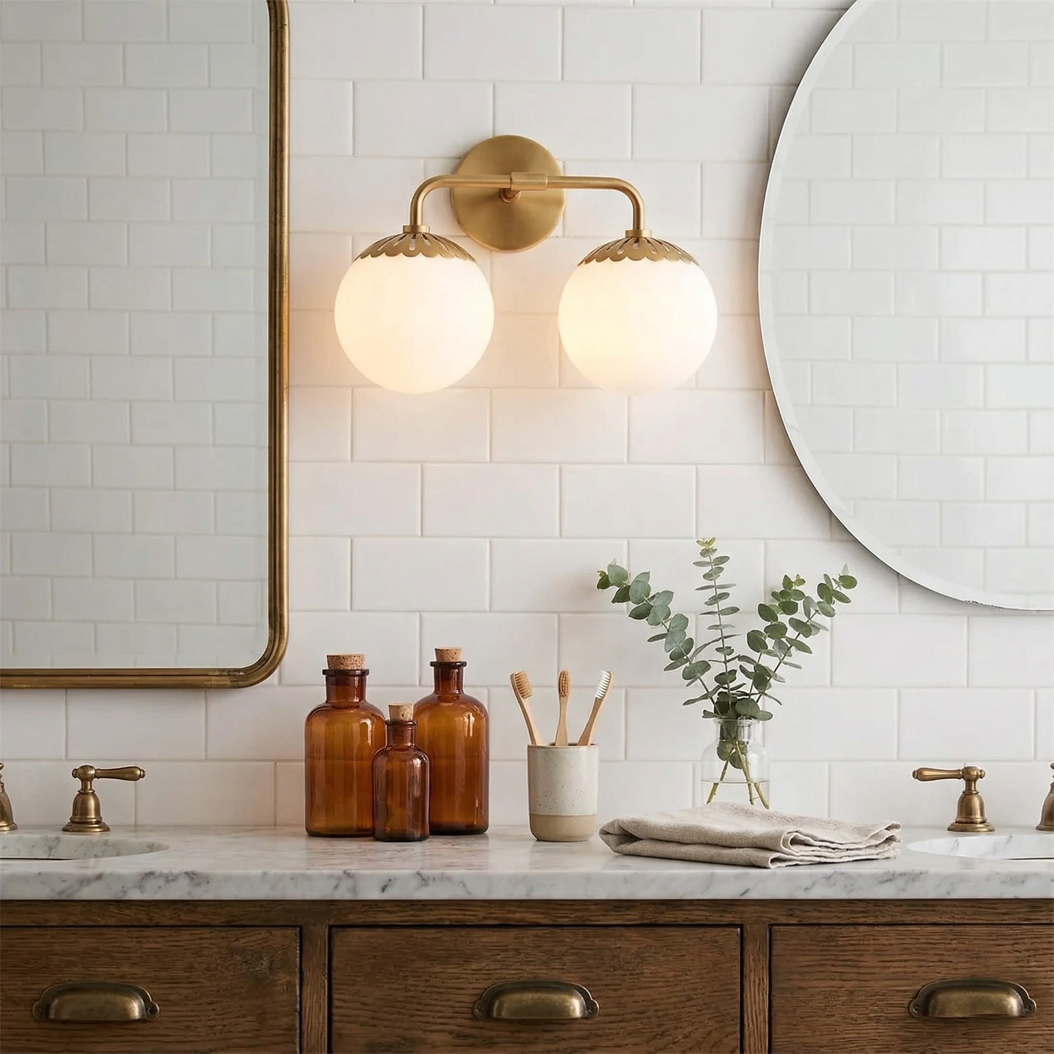 Quini Globe Wall Light