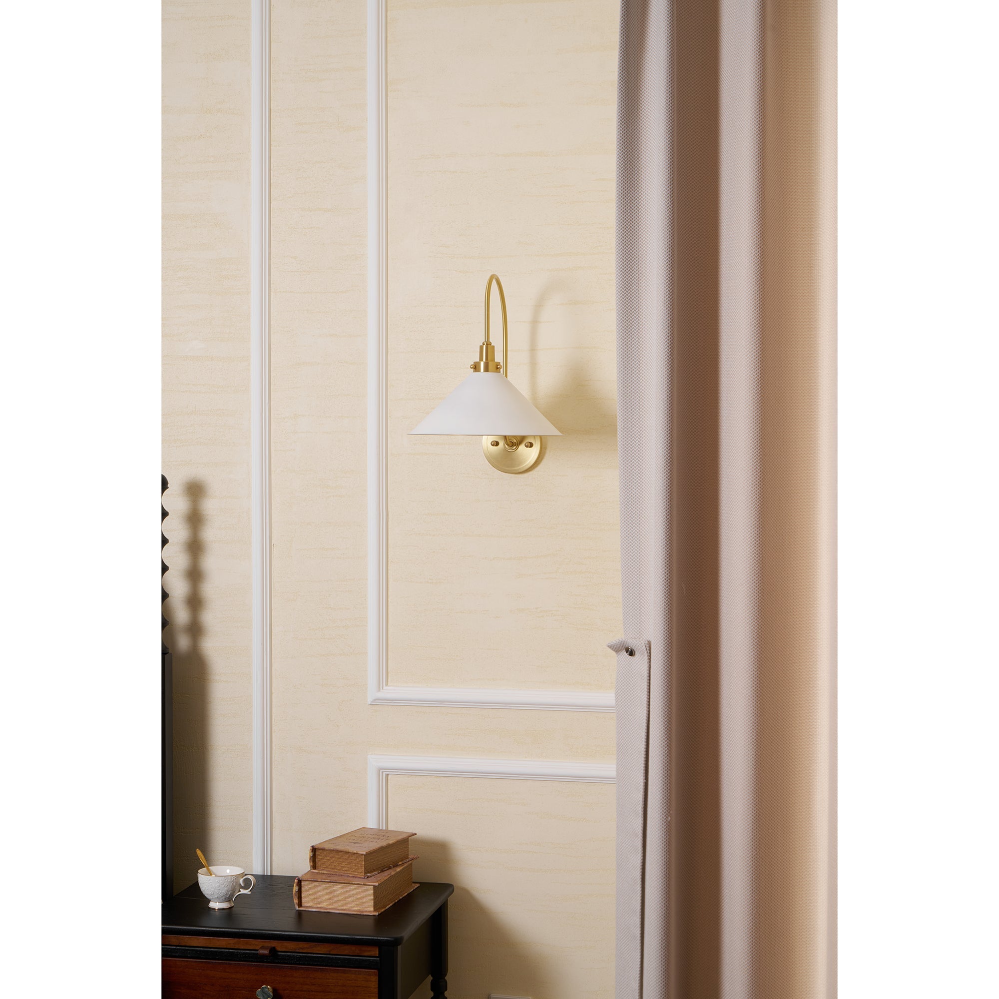 Elkuis Cone Wall Light