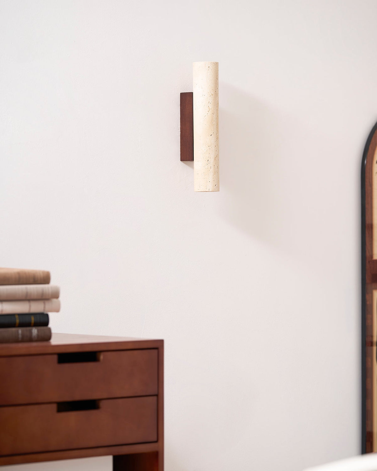 Quiniara Wall Light