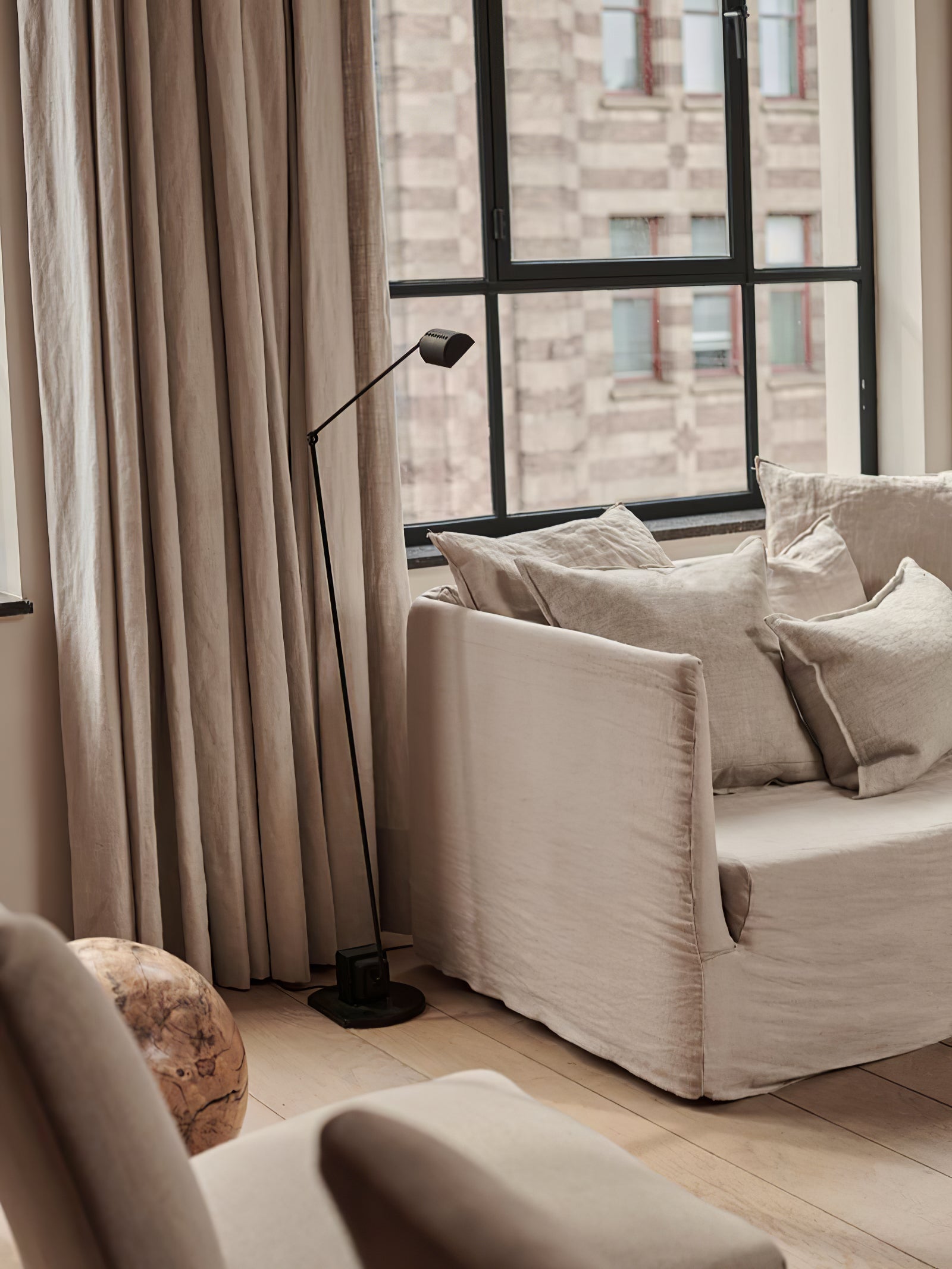 Halelyn Floor Lamp