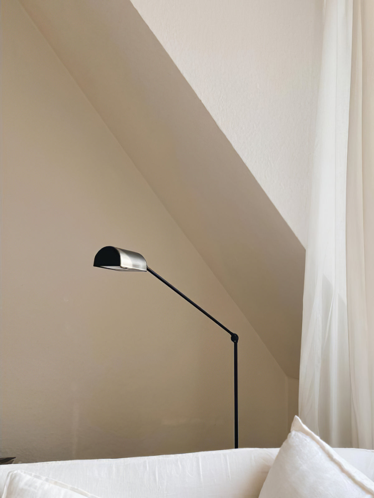 Halelyn Floor Lamp