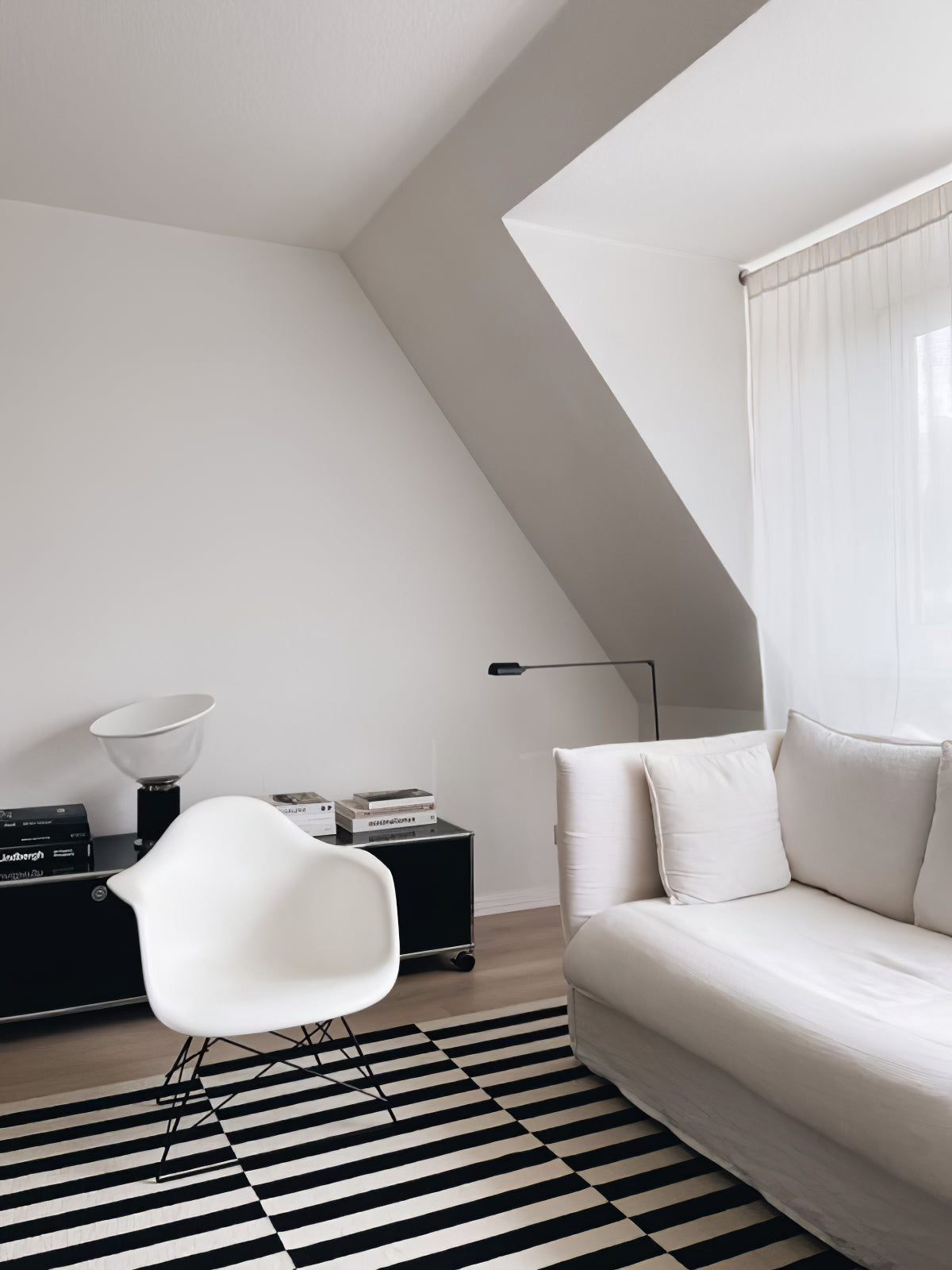 Halelyn Floor Lamp