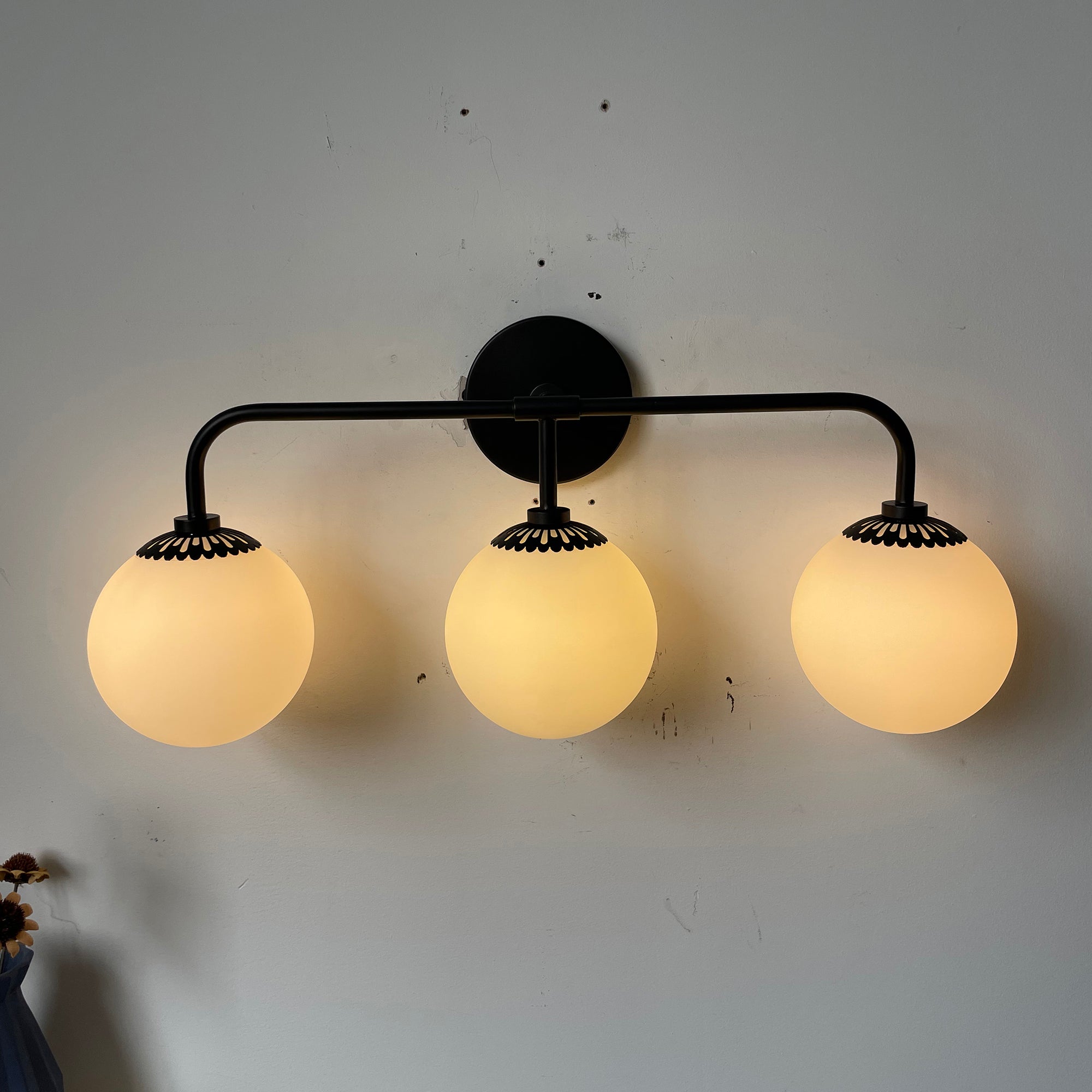 Quini Globe Wall Light