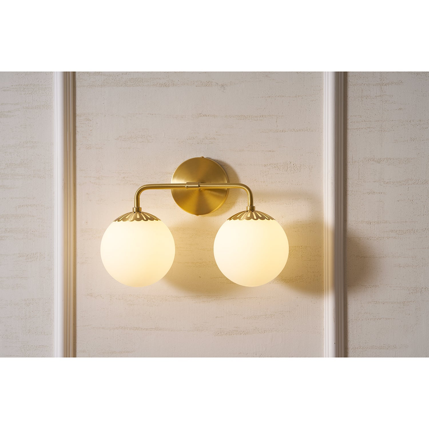 Quini Globe Wall Light