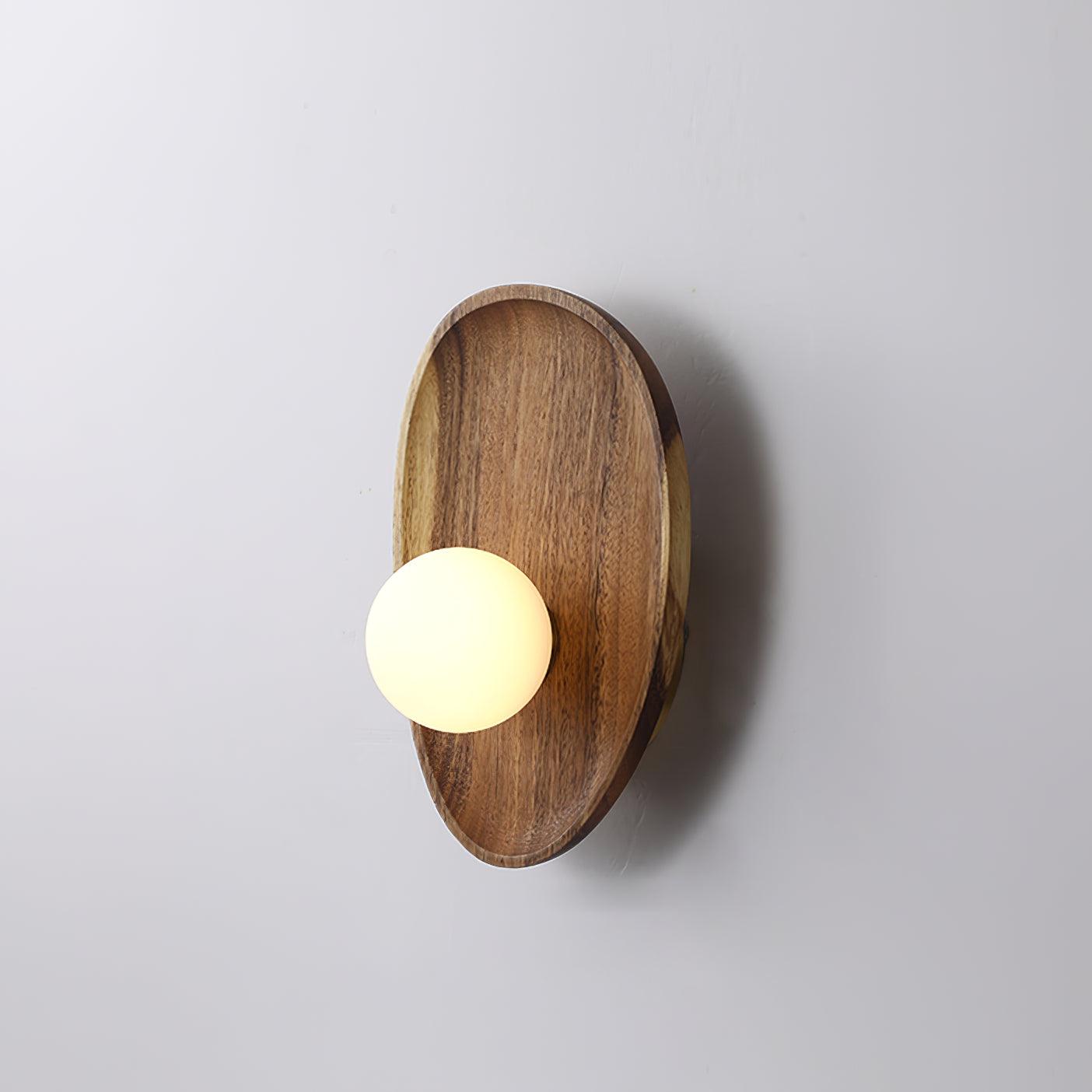 Wynaes Minimalist Wall Light