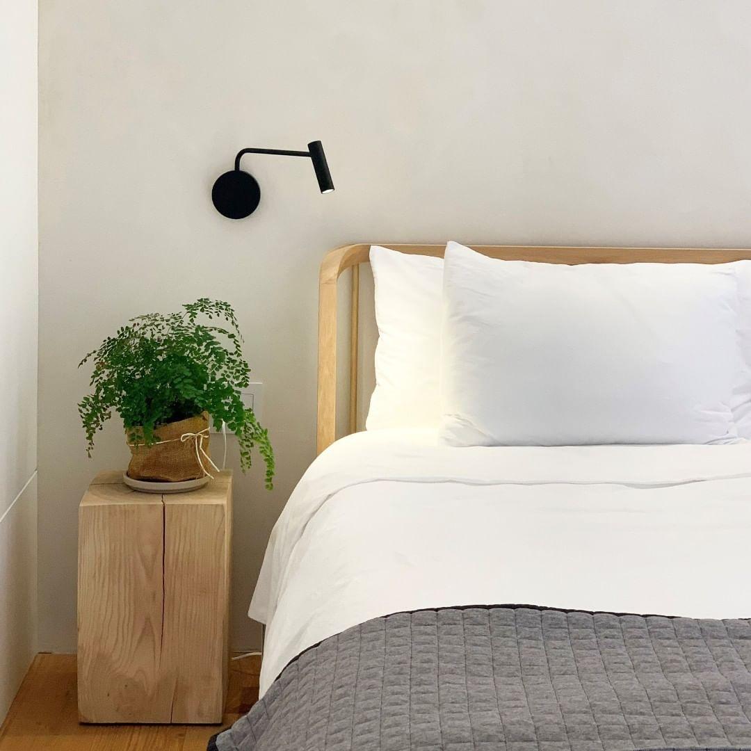 Minimalist Disc LED Wall Sconce – detail 3