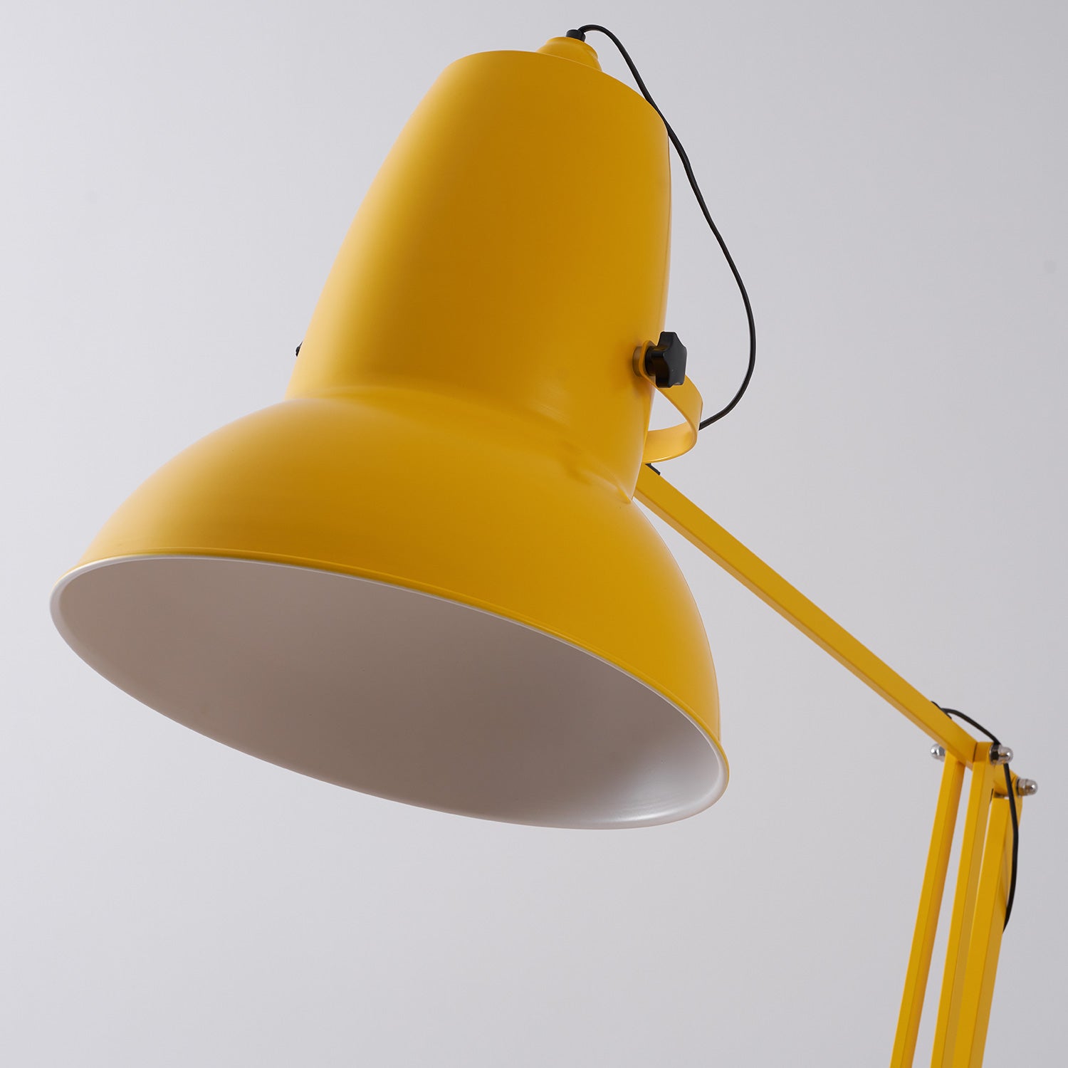 Jorlanel Articulated Floor Lamp