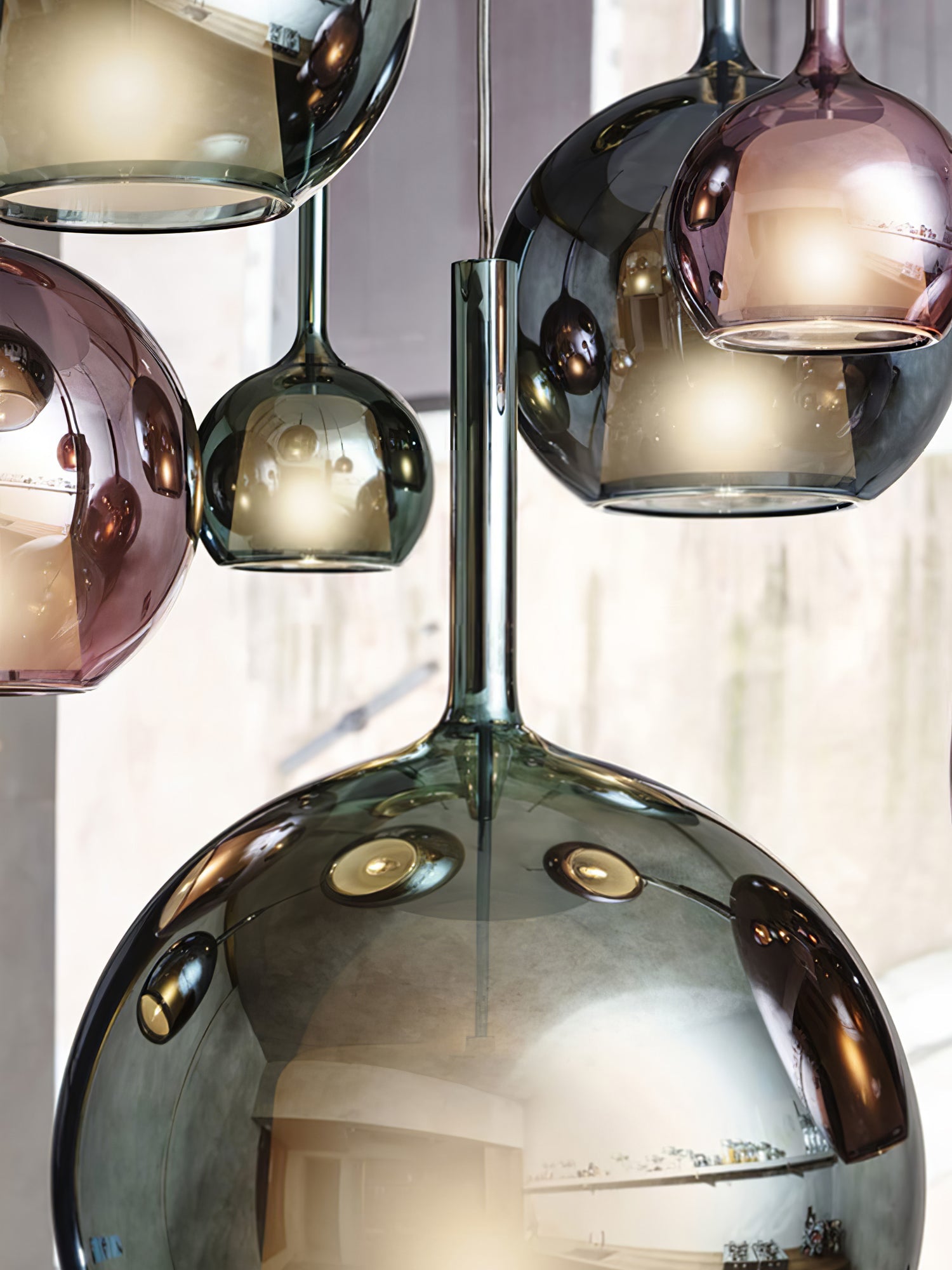 Vyreno Globe Pendant Light