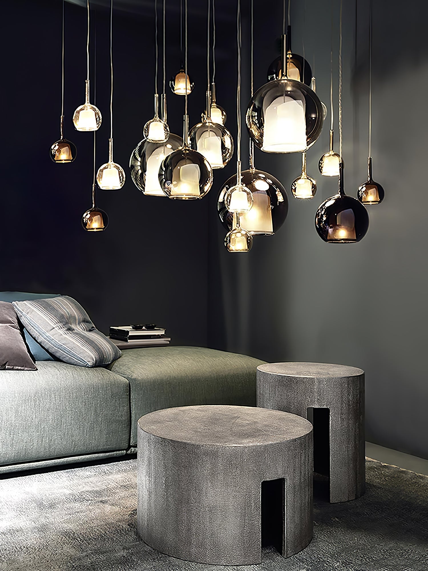 Vyreno Globe Pendant Light