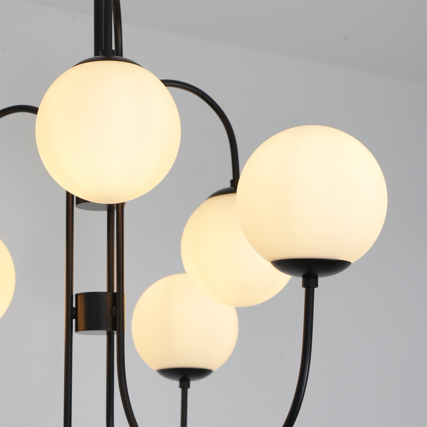 Jornoen Globe Chandelier