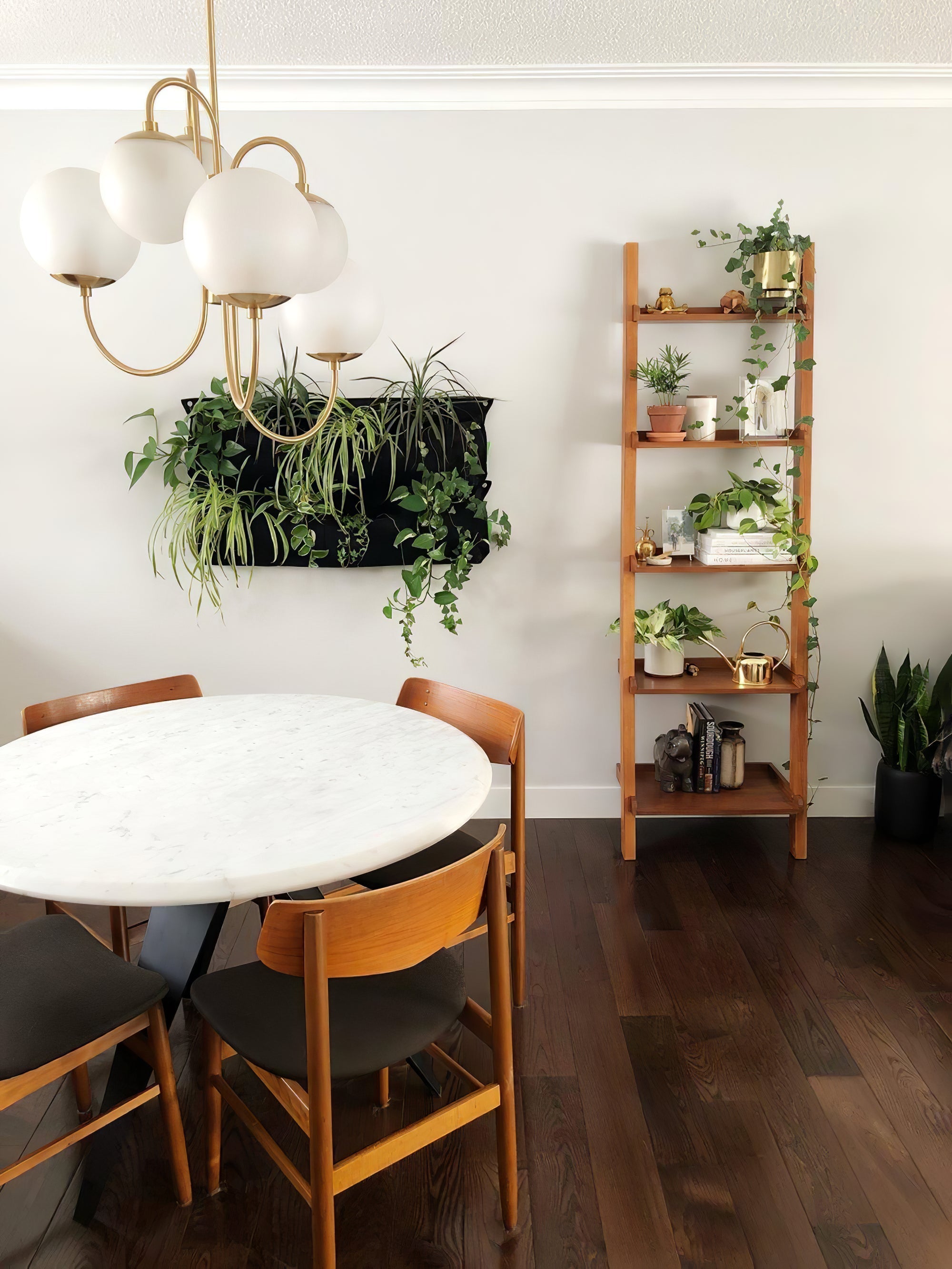 Jornoen Globe Chandelier