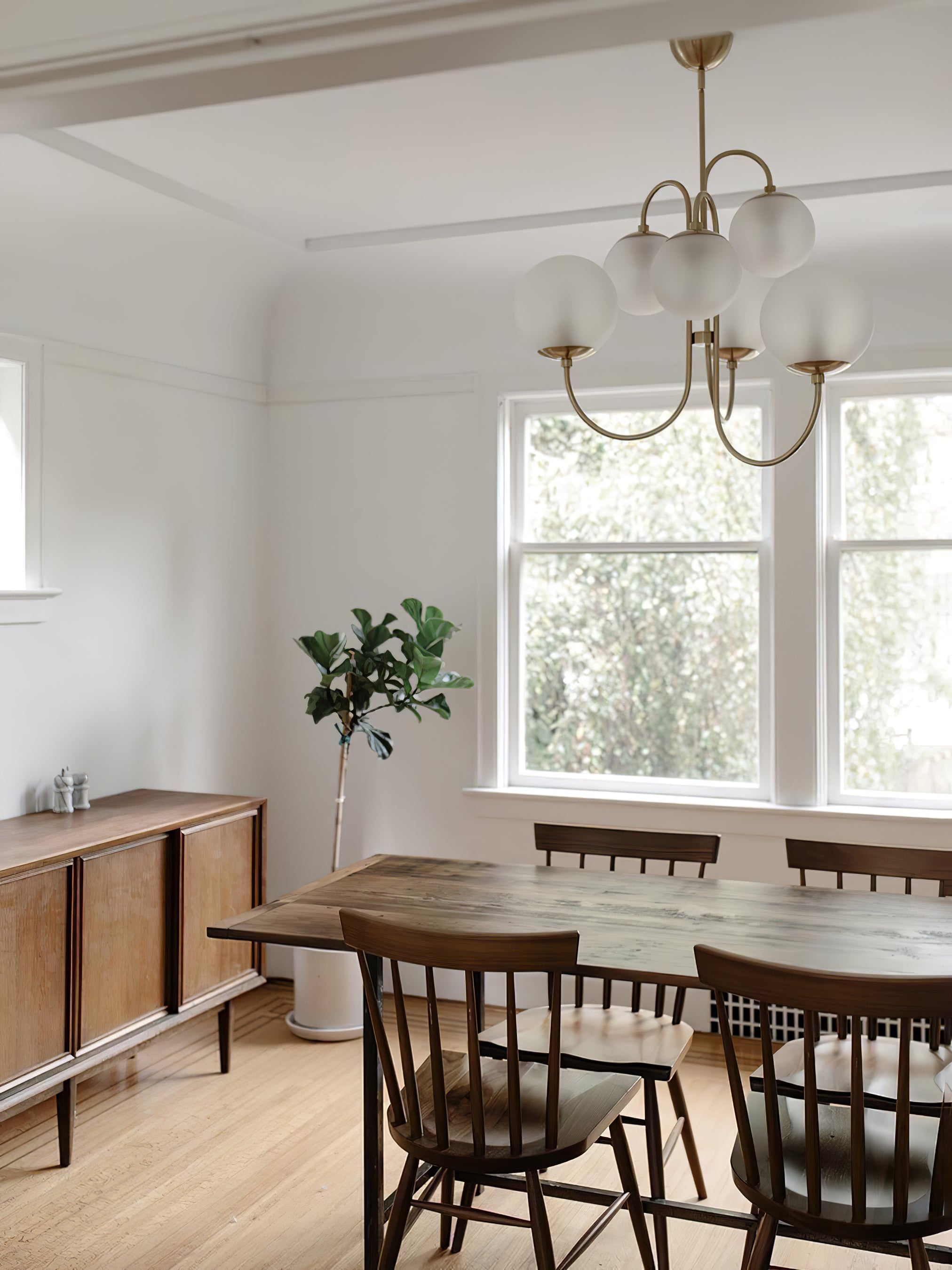 Jornoen Globe Chandelier