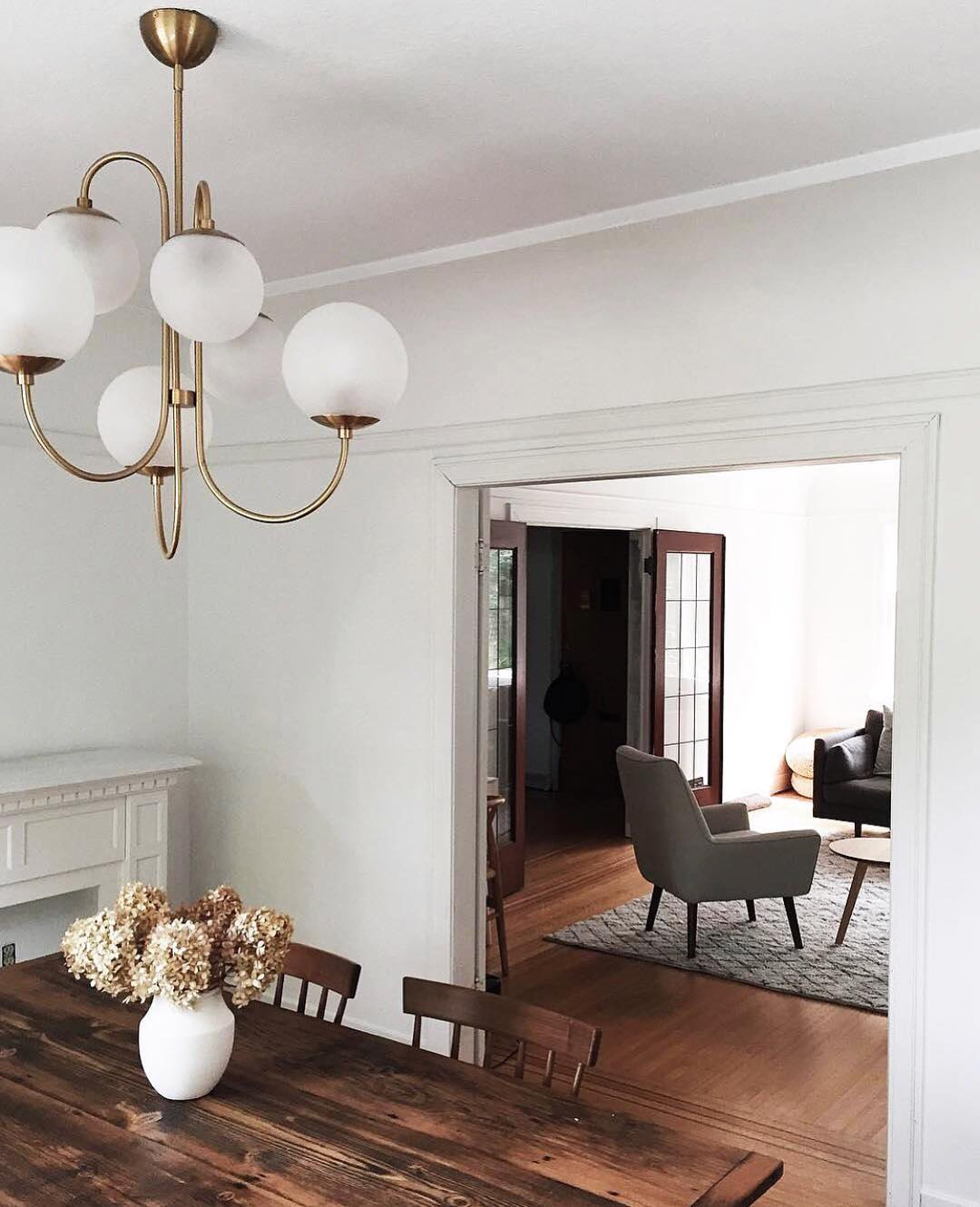 Jornoen Globe Chandelier