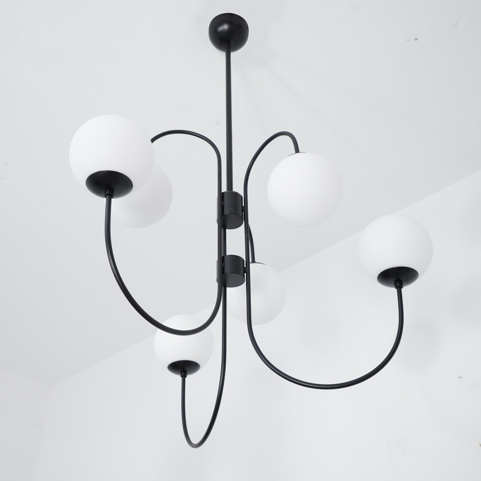 Jornoen Globe Chandelier