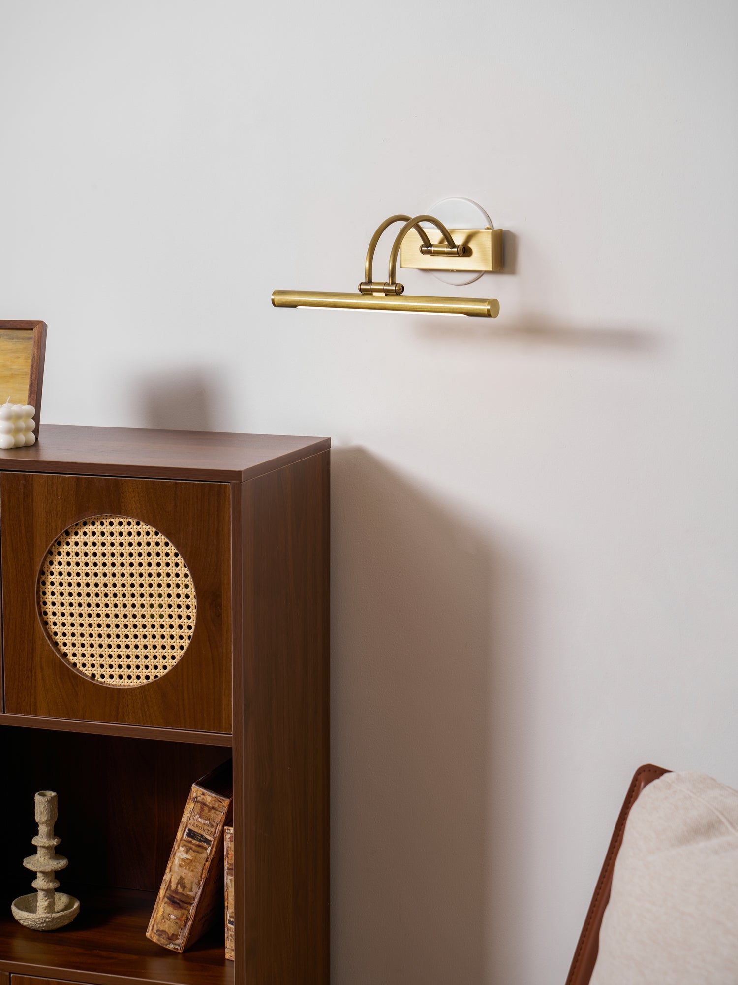 Lexanus Linear Wall Light