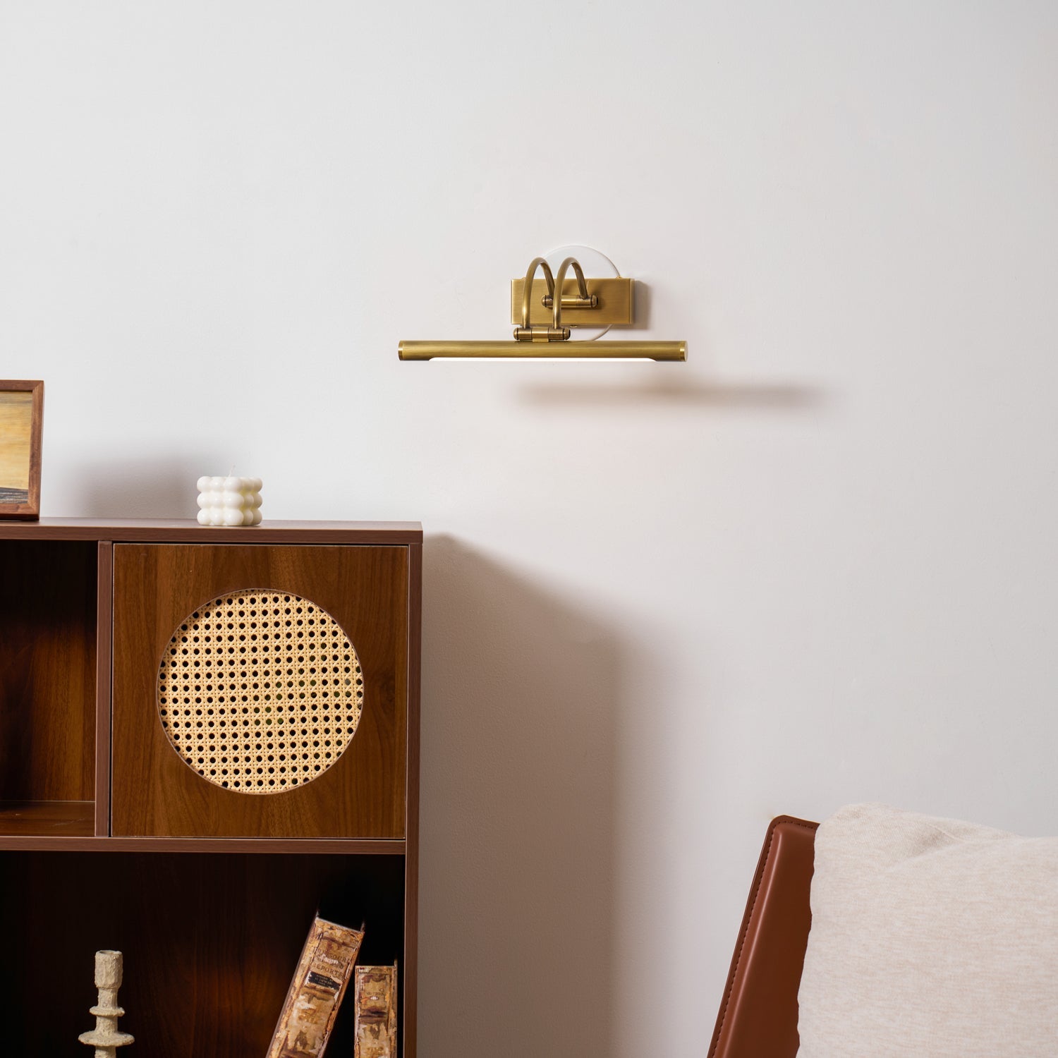 Lexanus Linear Wall Light