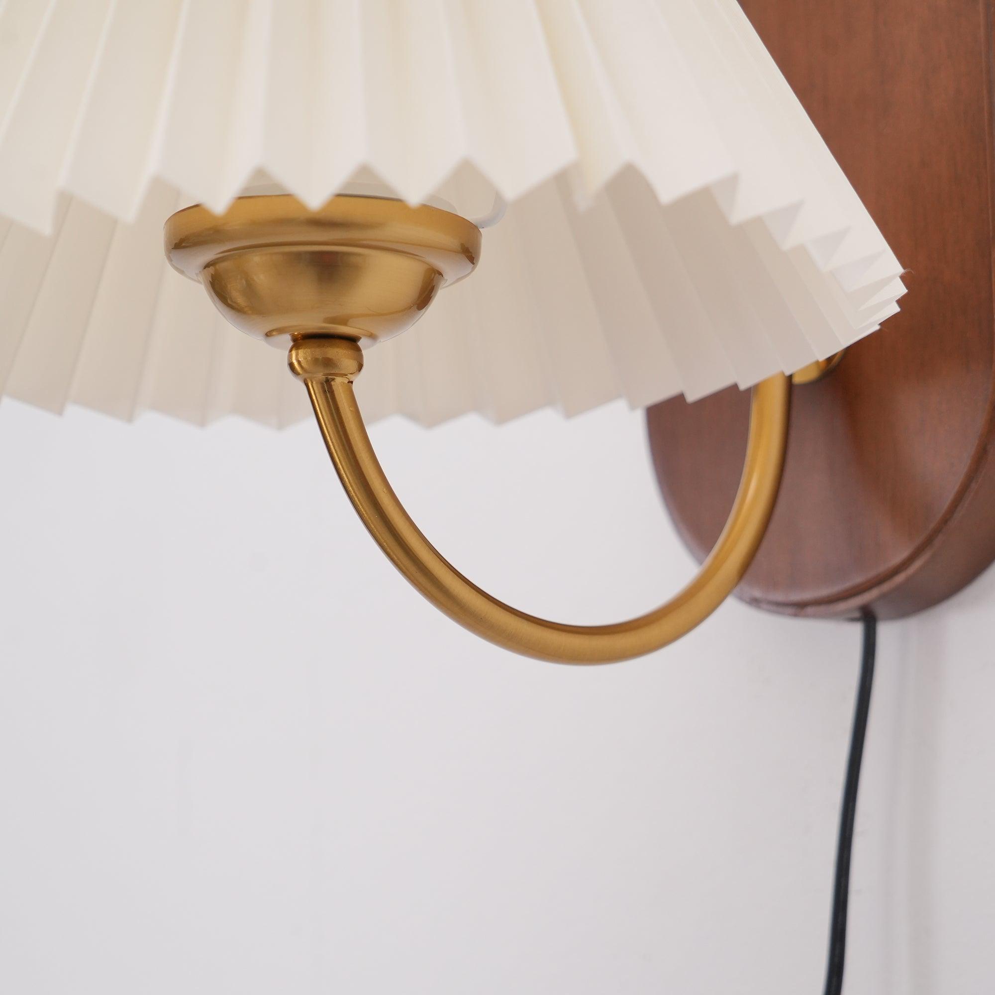 Quinialin Wall Light