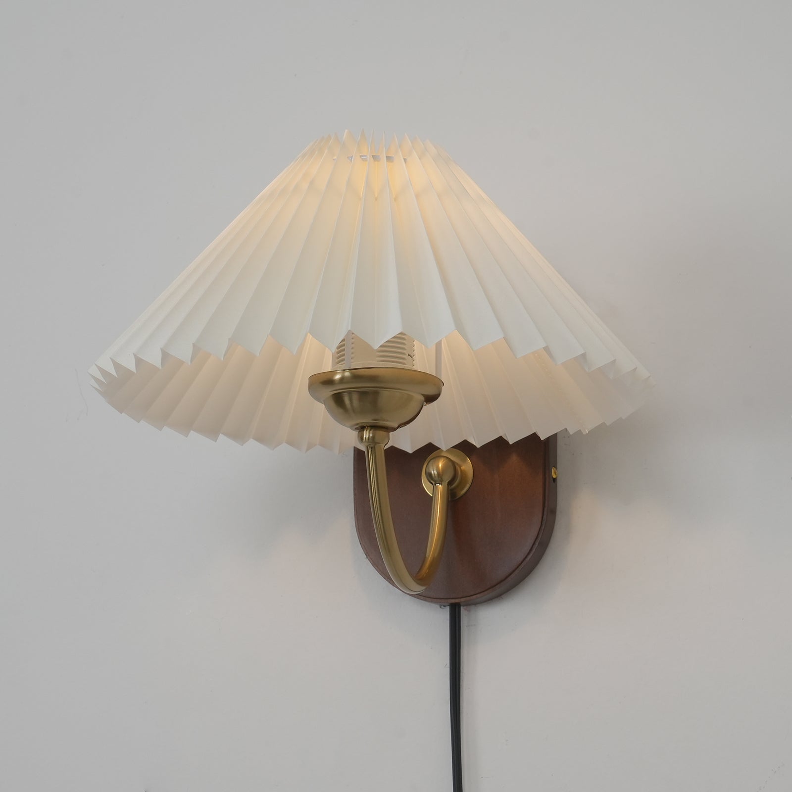 Quinialin Wall Light