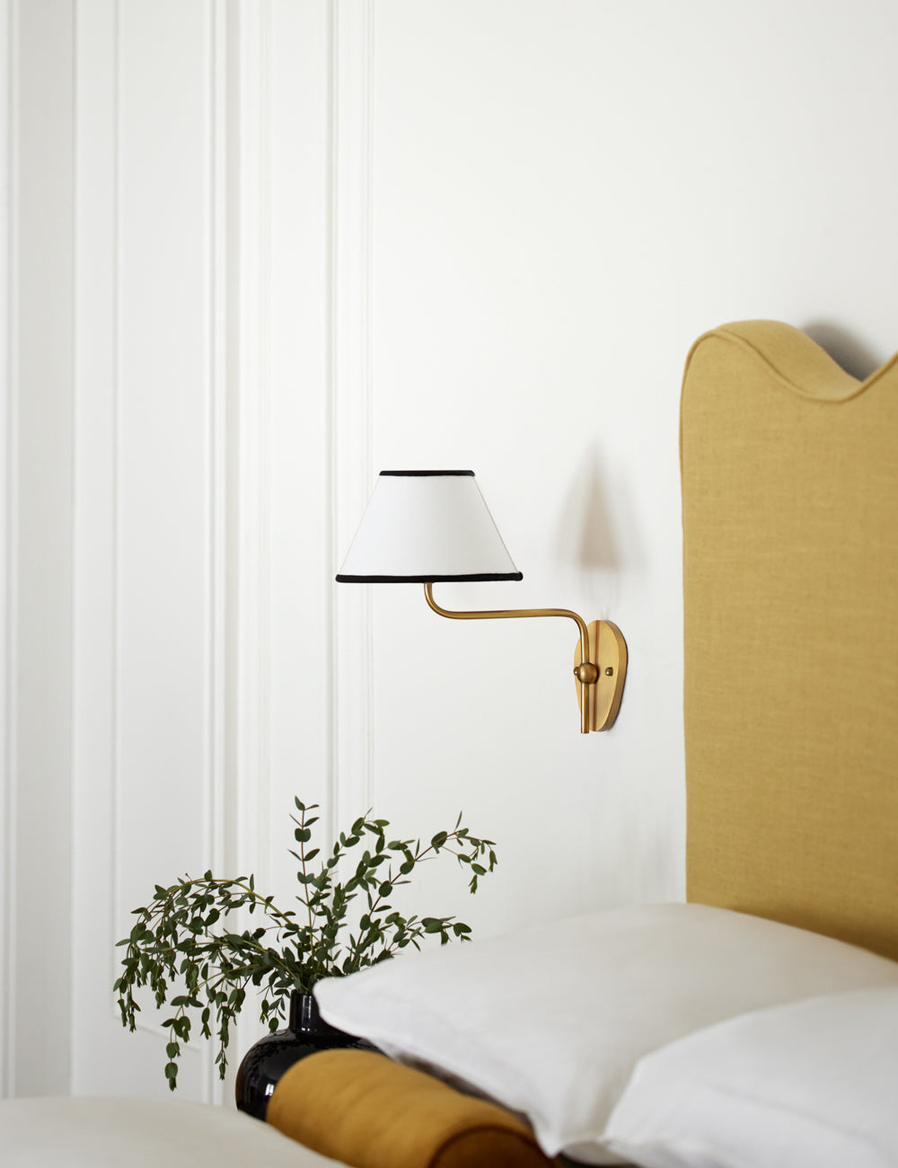 Zelioton Wall Light