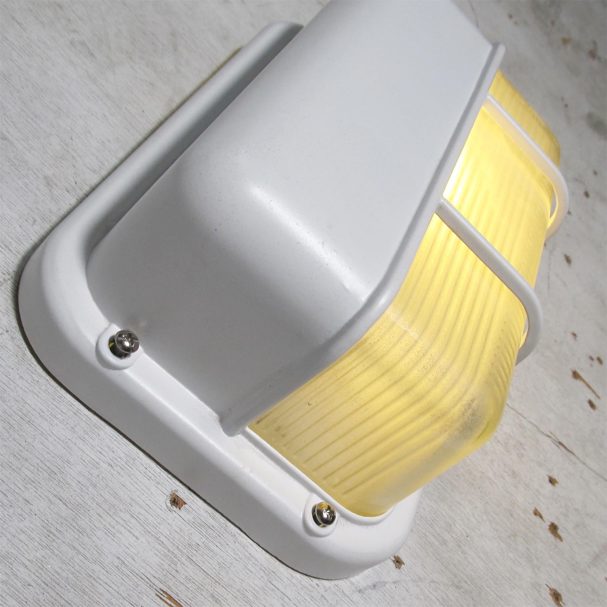 Riova Outdoor Wall Light