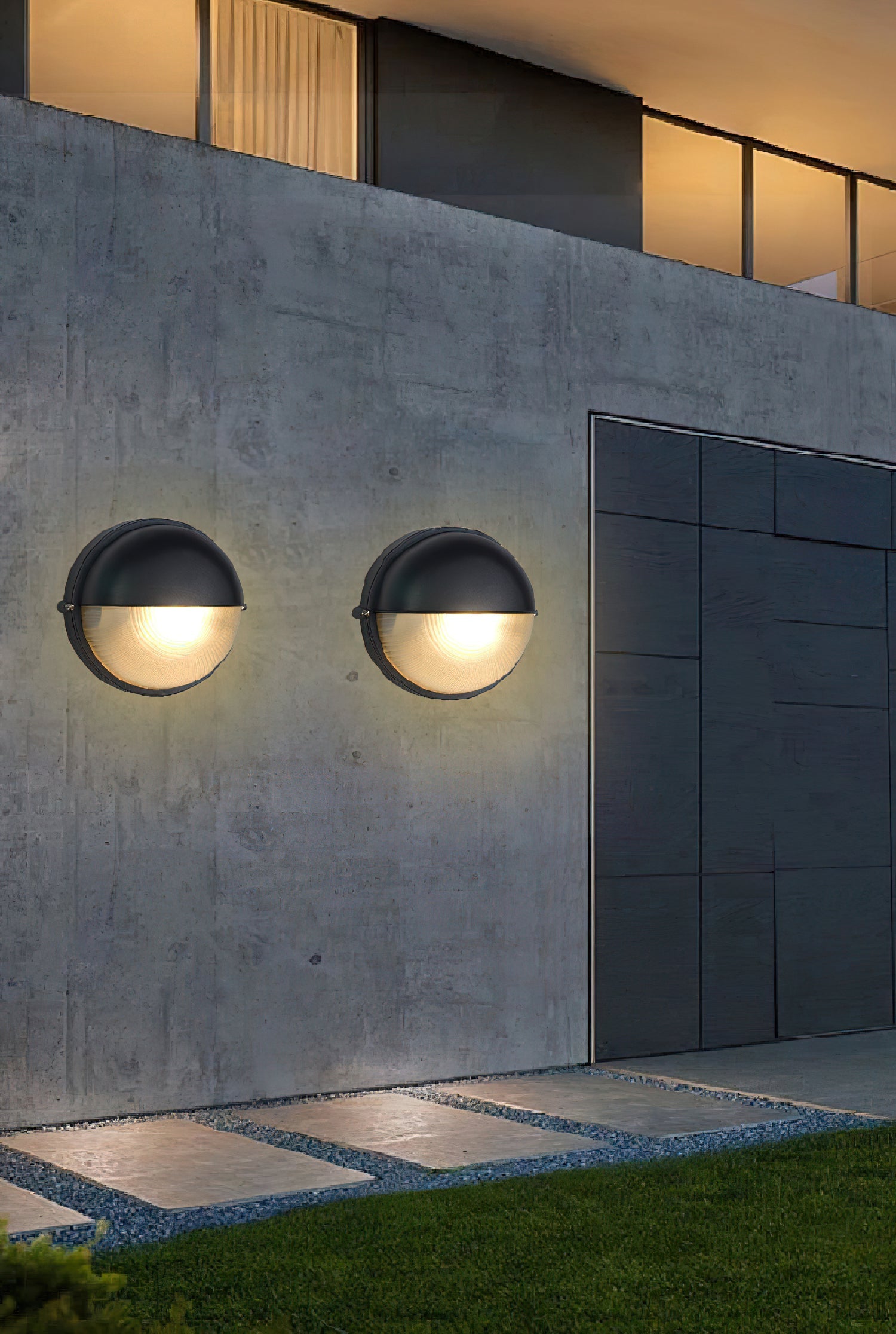Riova Outdoor Wall Light