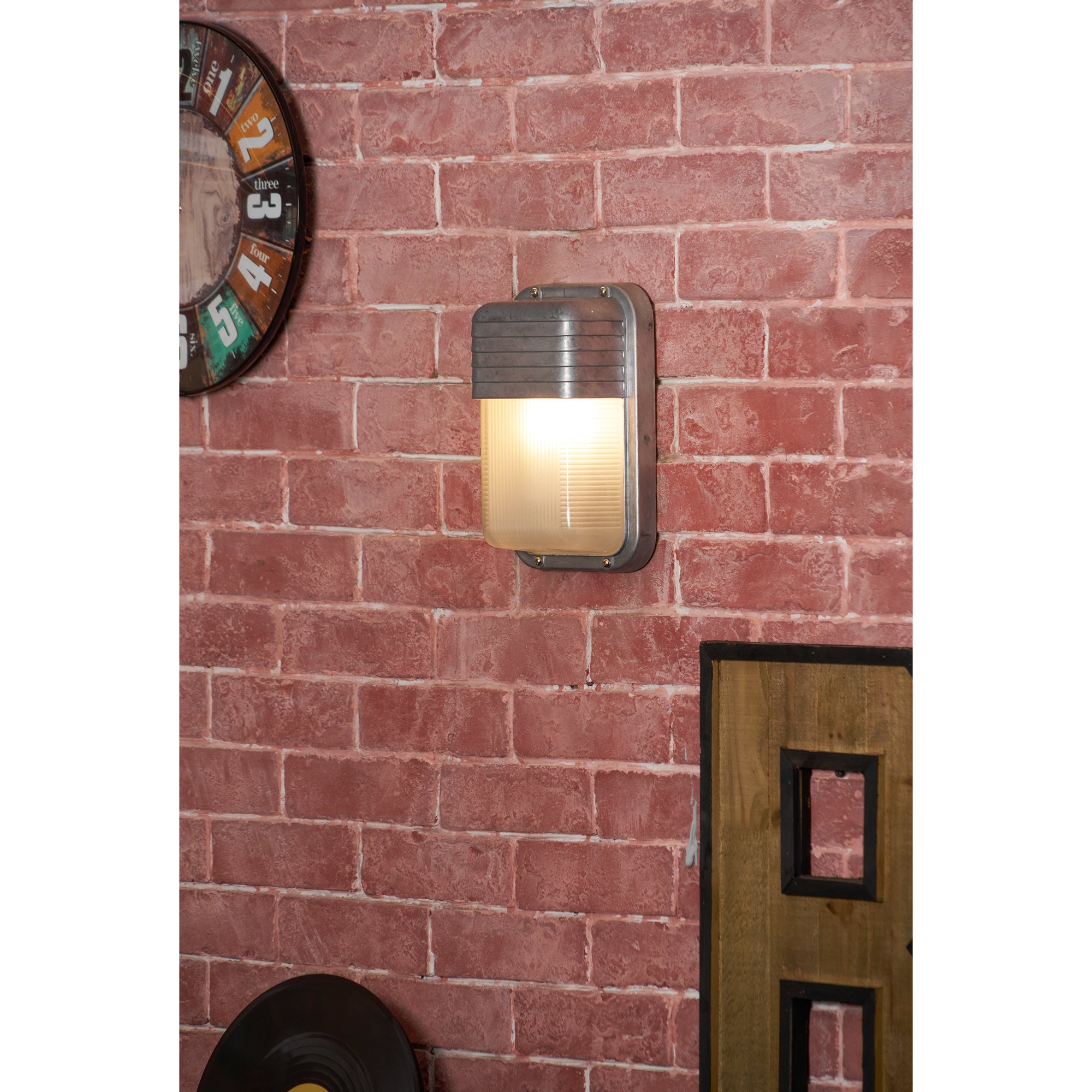 Riova Outdoor Wall Light