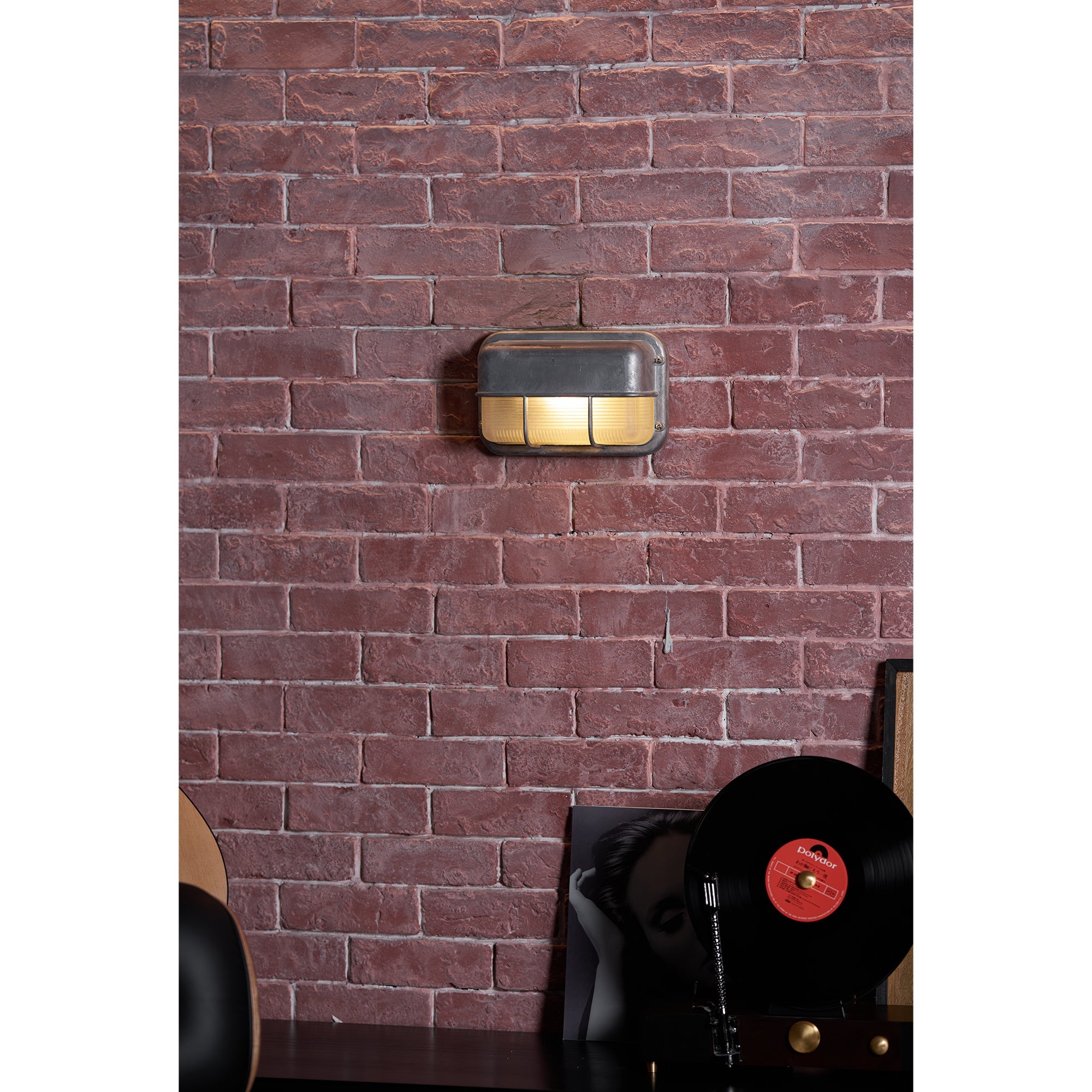 Riova Outdoor Wall Light