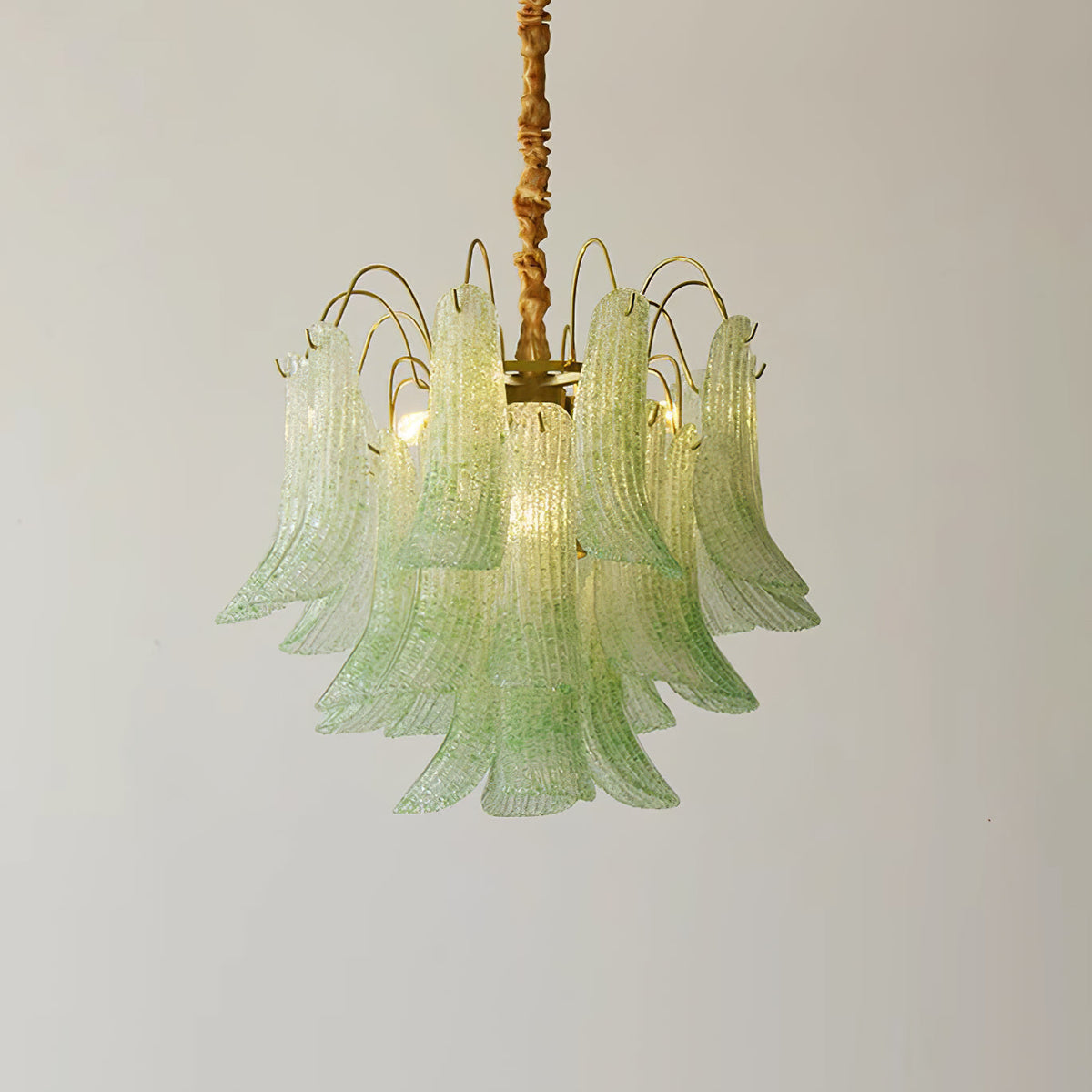 Wynenro Chandelier