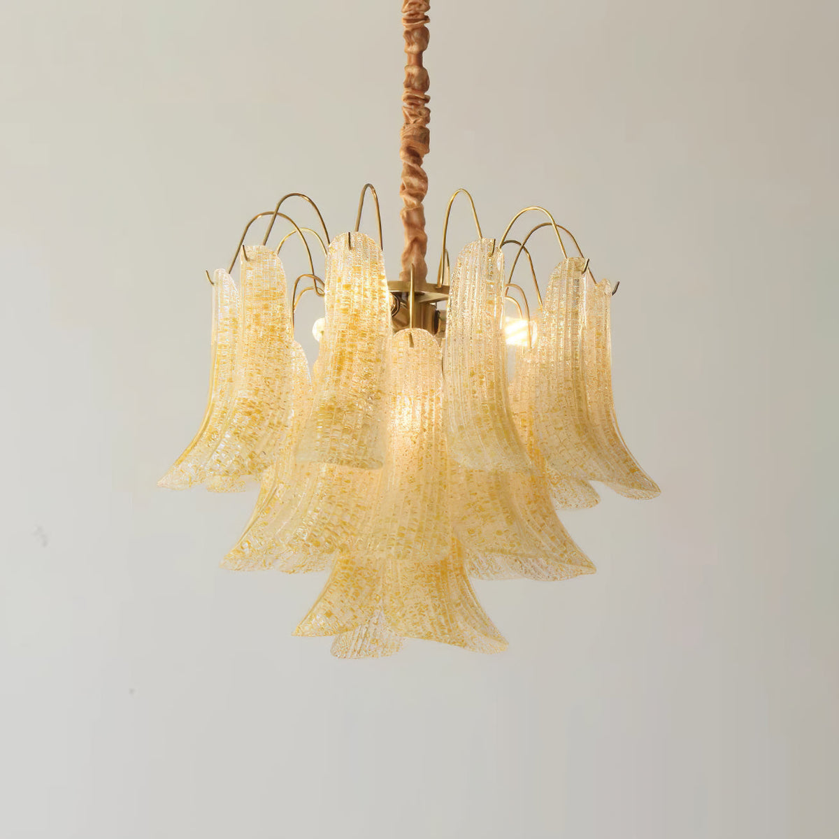 Wynenro Chandelier