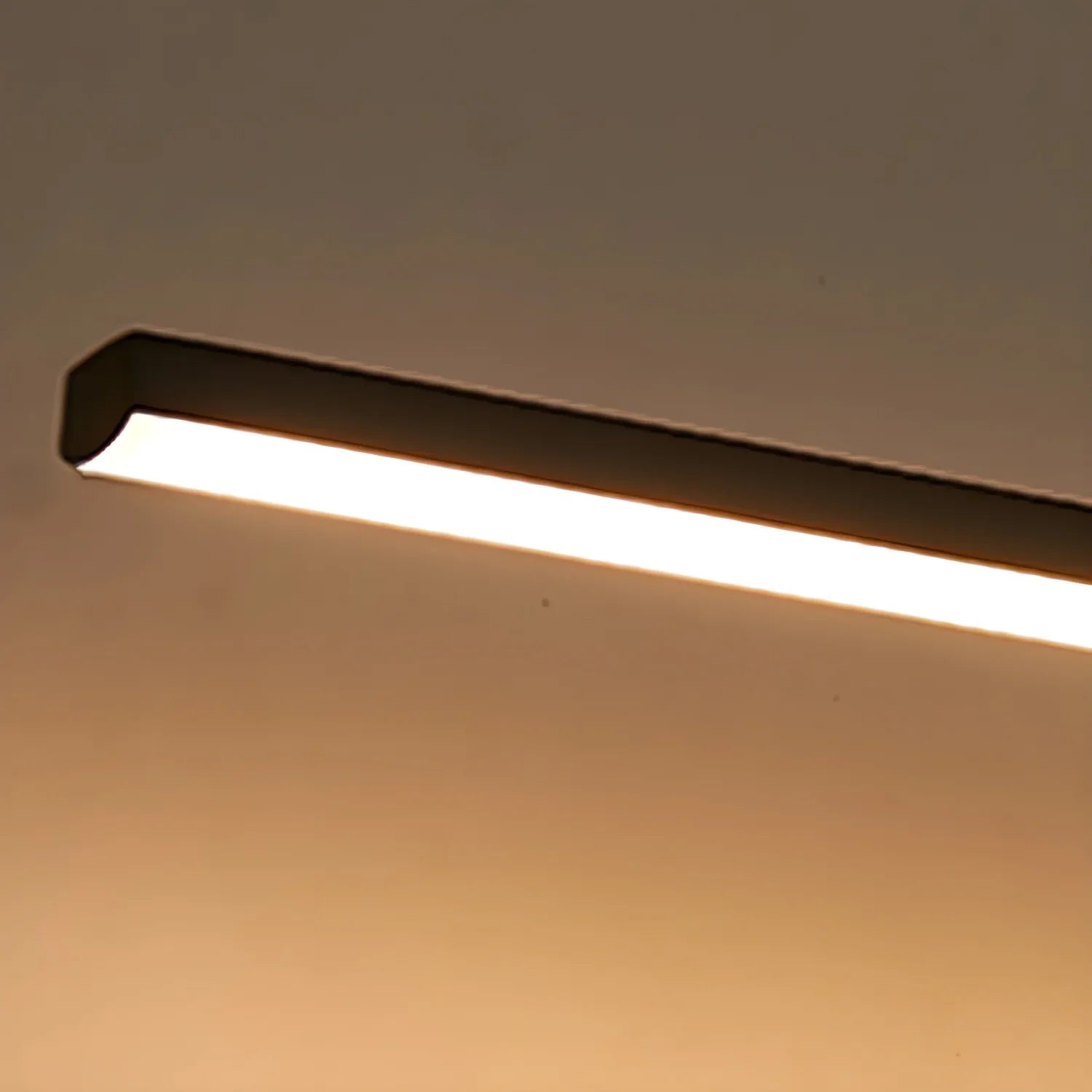 Loyeko Linear Wall Light